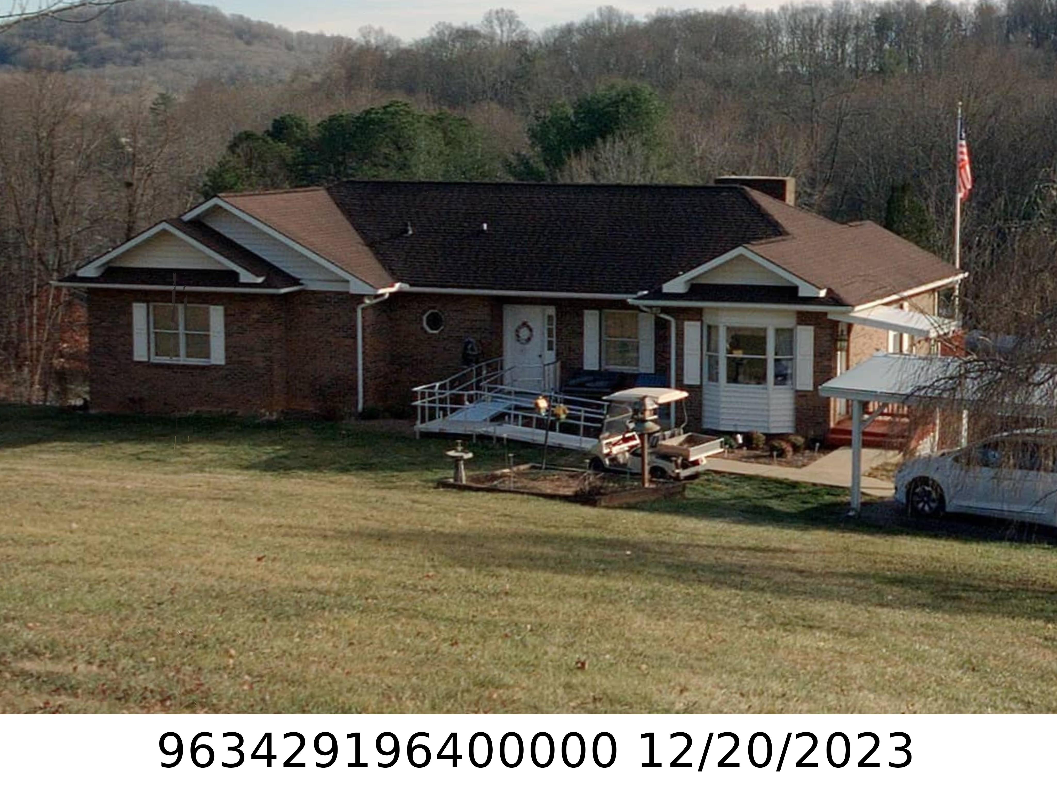 A picture of the property located at 6 AARON DR, ARDEN NC 28704.