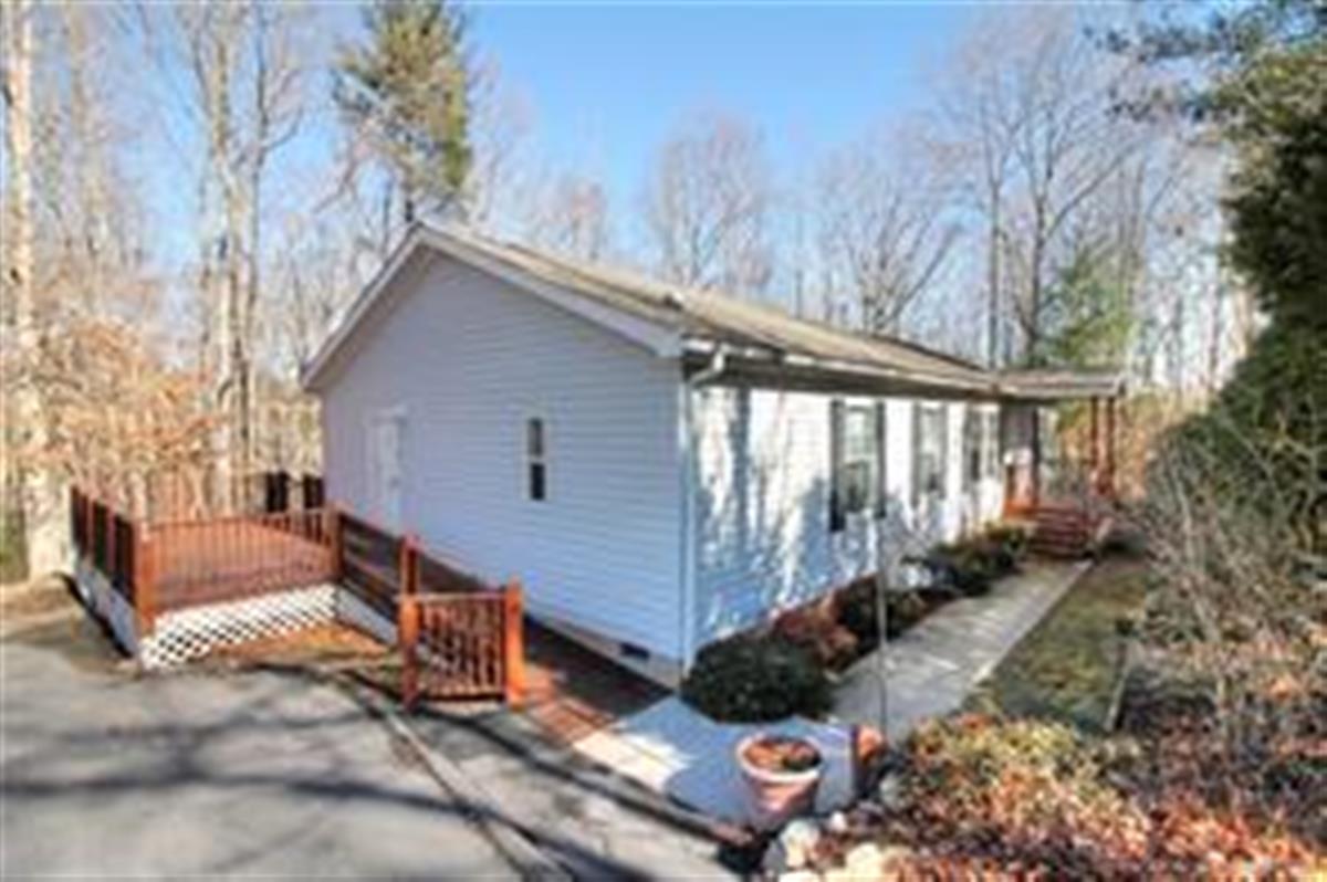 A picture of the property located at 99999 DEER COVE LN, ARDEN NC 28704.