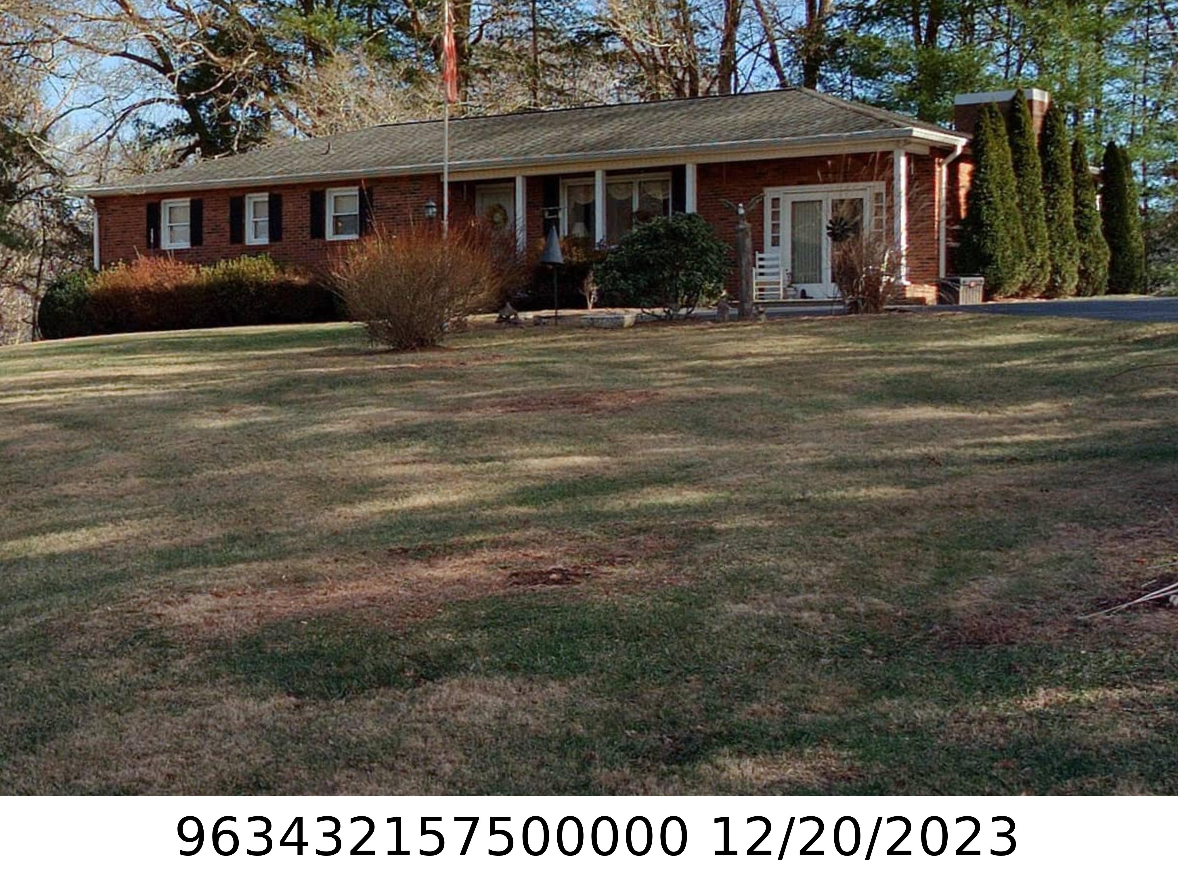 A picture of the property located at 12 OWEN DR, ARDEN NC 28704.
