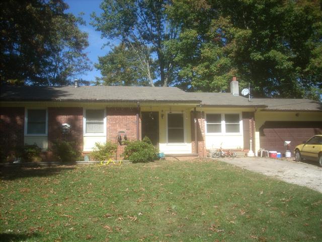 A picture of the property located at 19 HOLLY HILL DR, ARDEN NC 28704.