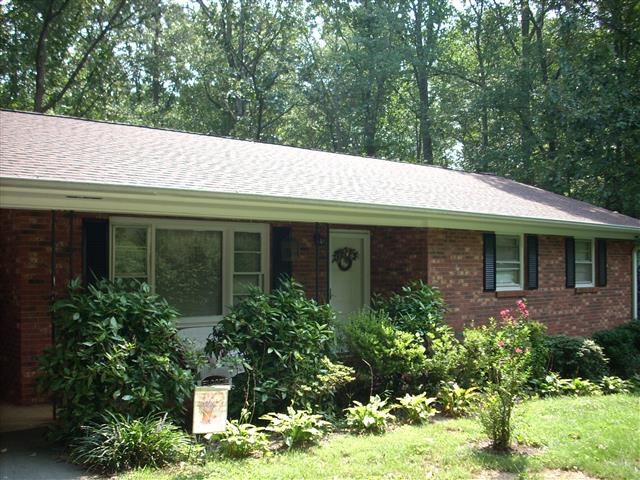 A picture of the property located at 18 HOLLY HILL DR, ARDEN NC 28704.