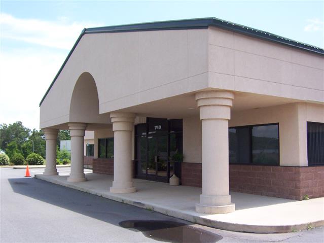 A picture of the property located at 2 TRIDENT DR, ARDEN NC 28704.