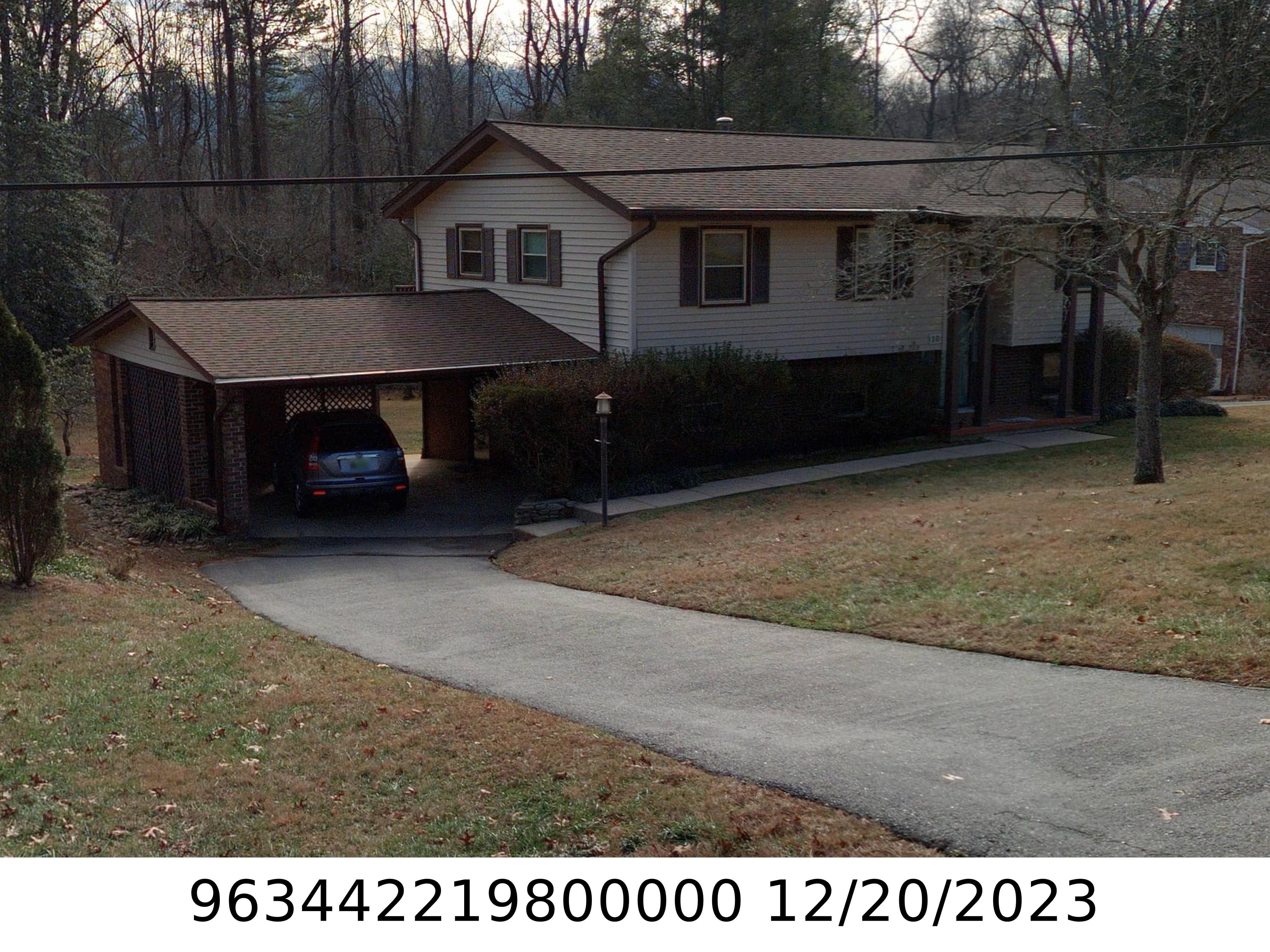 A picture of the property located at 10 HOLLY HILL DR, ARDEN NC 28704.