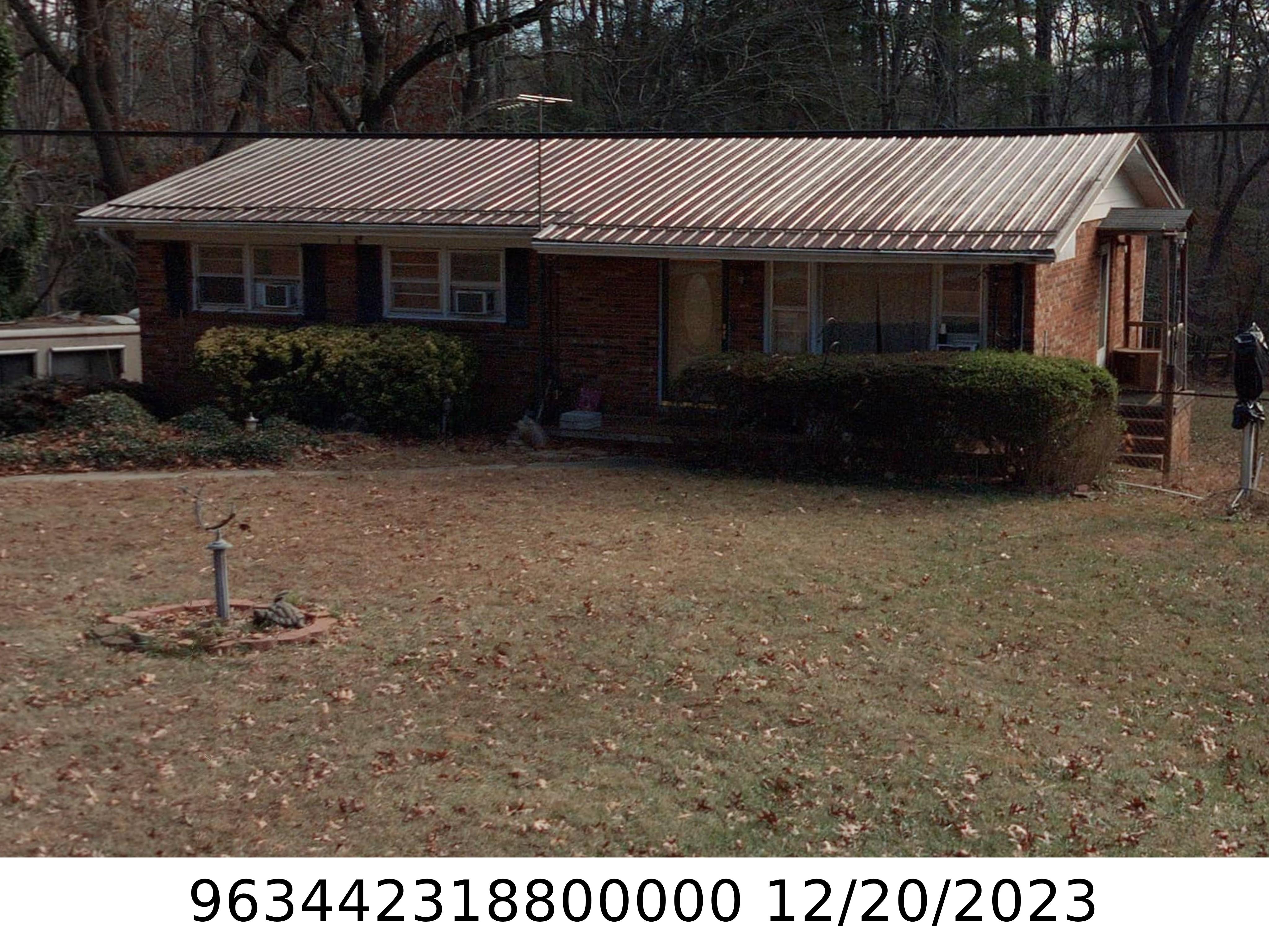 A picture of the property located at 8 HOLLY HILL DR, ARDEN NC 28704.