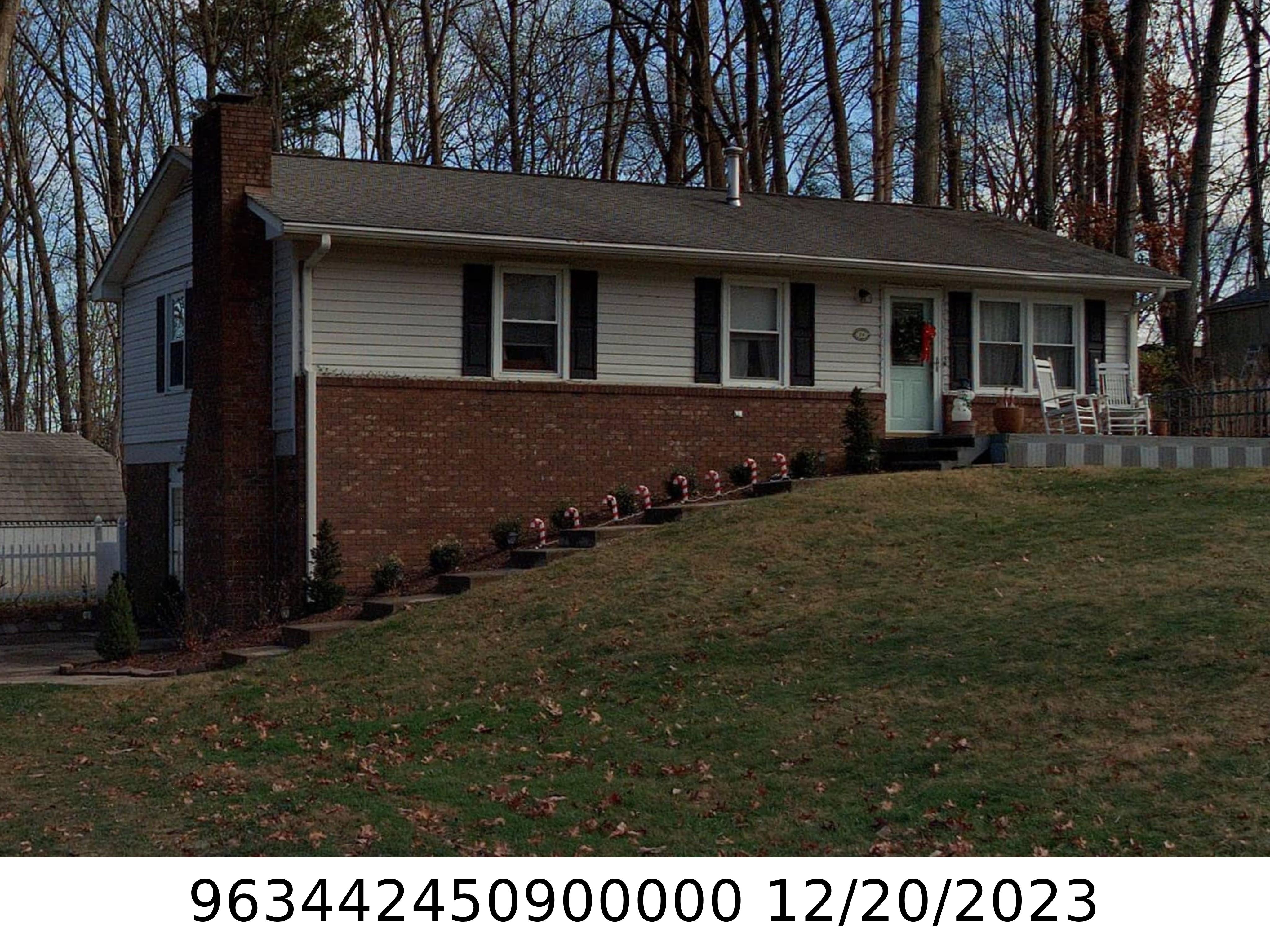 A picture of the property located at 24 LAUREL PARK DR, ARDEN NC 28704.