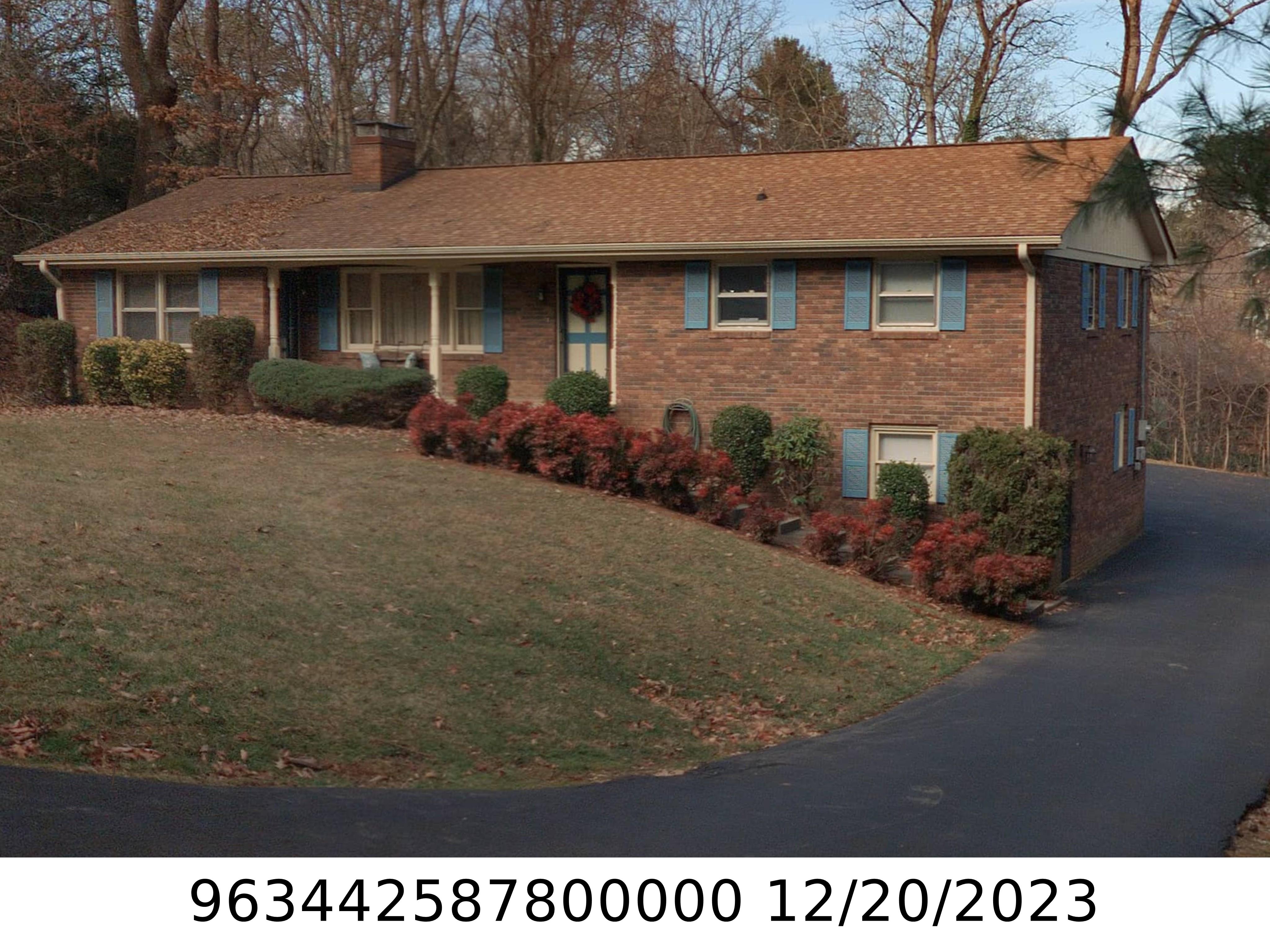 A picture of the property located at 15 LAUREL PARK DR, ARDEN NC 28704.