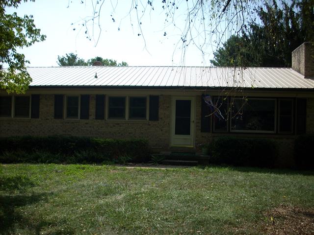 A picture of the property located at 18 FULLAM DR, ARDEN NC 28704.