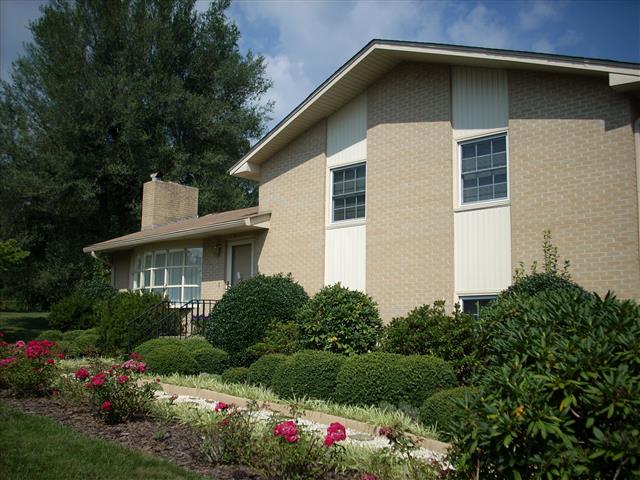 A picture of the property located at 13 FULLAM DR, ARDEN NC 28704.
