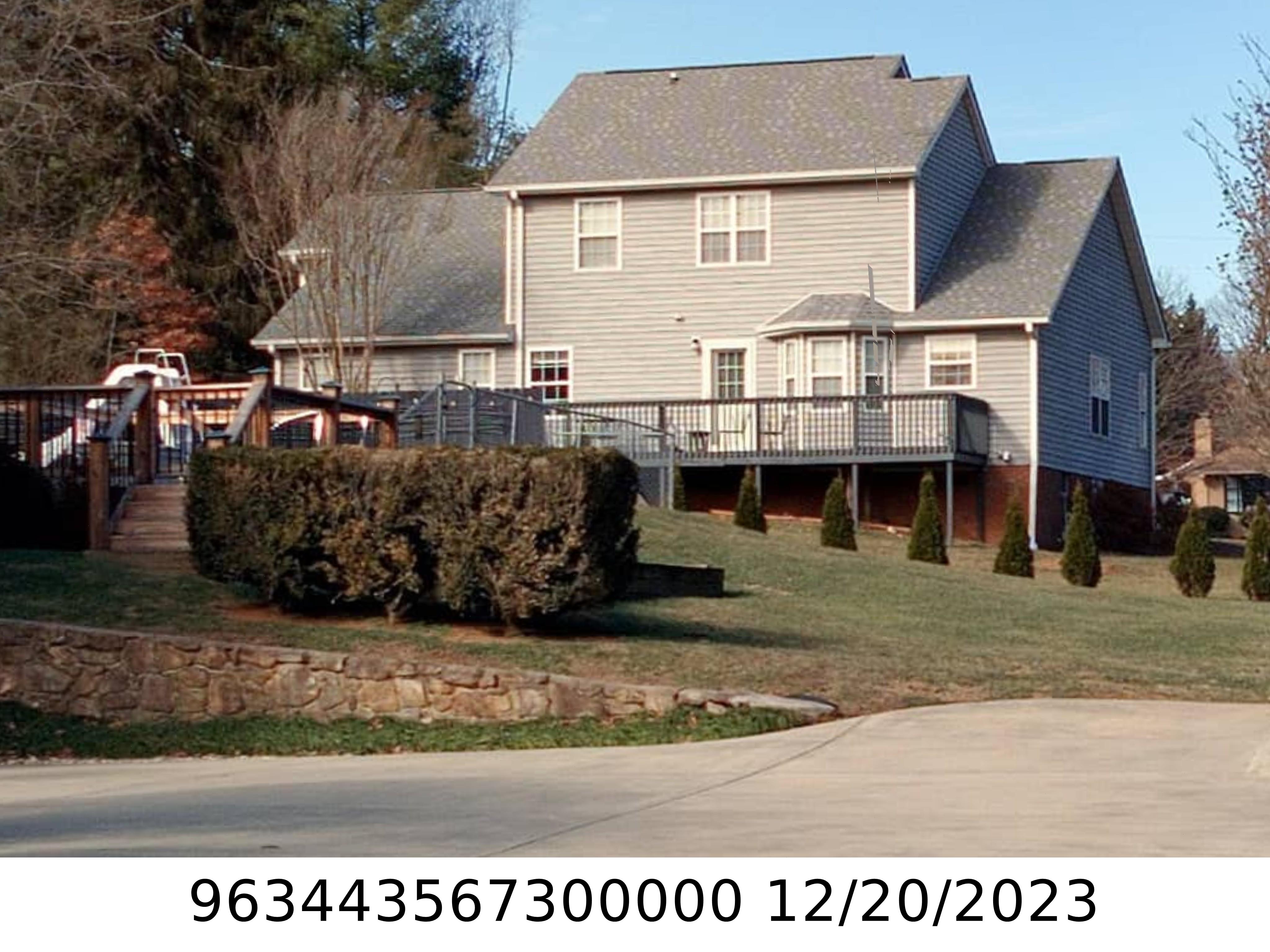 A picture of the property located at 16 FULLAM DR, ARDEN NC 28704.