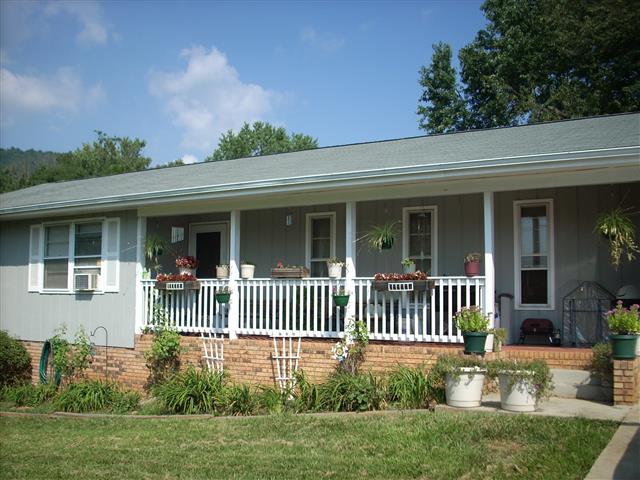 A picture of the property located at 11 FULLAM DR, ARDEN NC 28704.