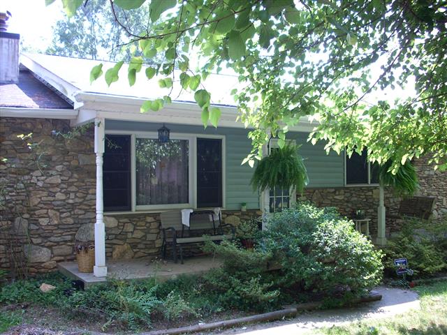 A picture of the property located at 7 COCHRAN DR, ARDEN NC 28704.