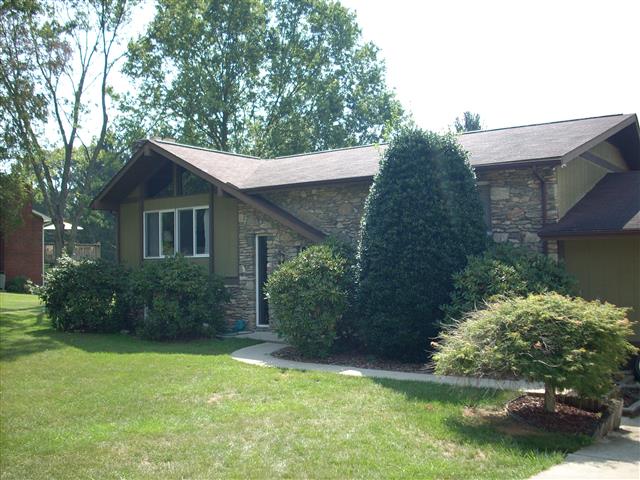 A picture of the property located at 12 FULLAM DR, ARDEN NC 28704.