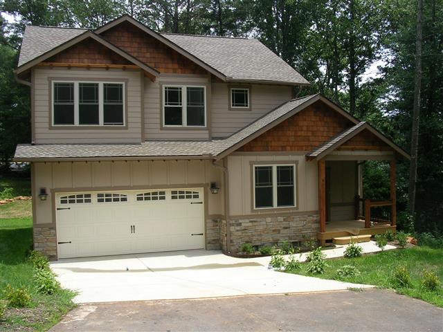 A picture of the property located at 14 OAK SPRINGS DR, ARDEN NC 28704.