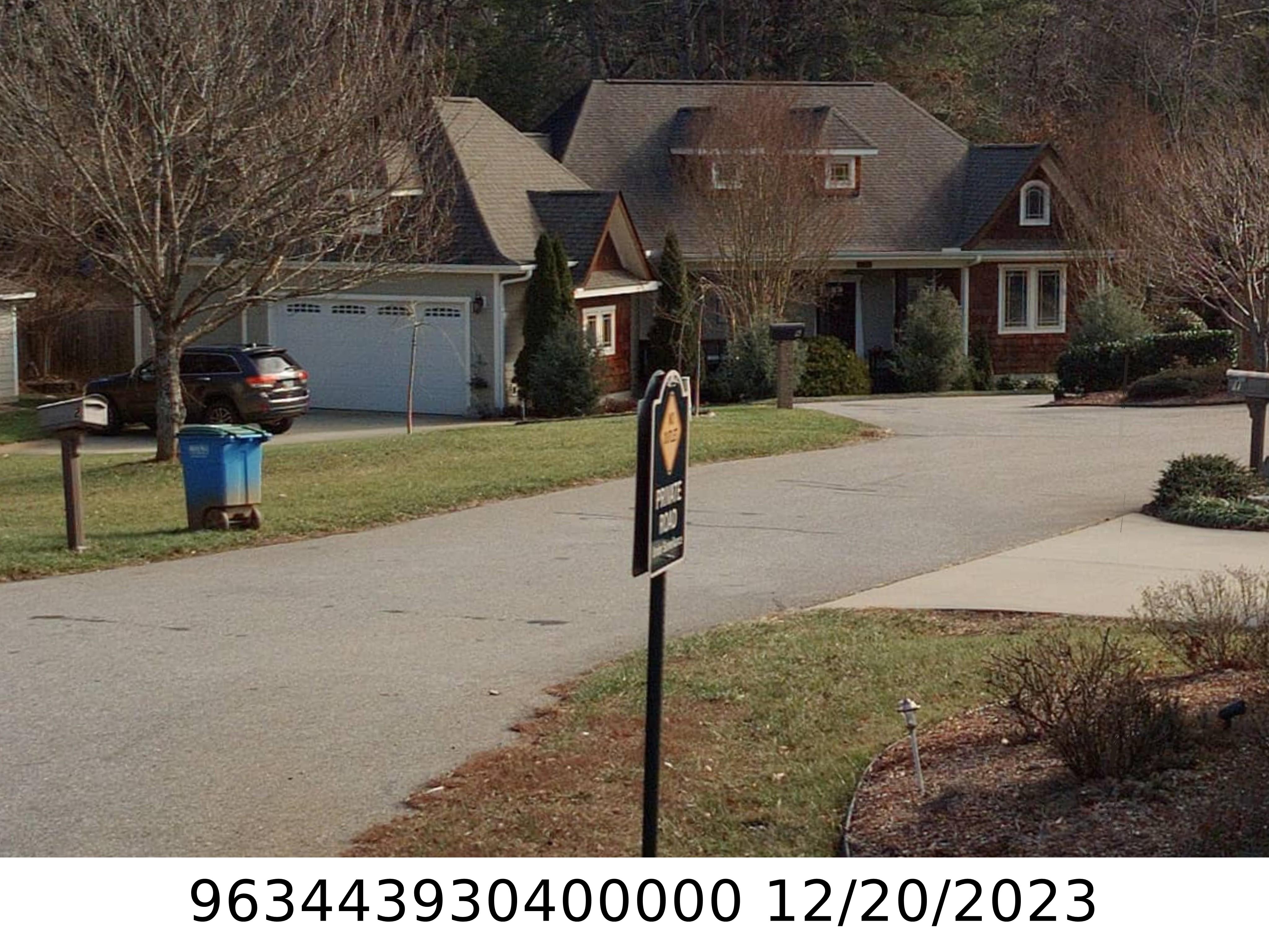 A picture of the property located at 6 OAK SPRINGS DR, ARDEN NC 28704.