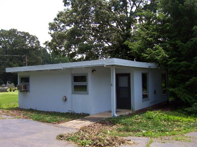 A picture of the property located at 1 FULLAM DR, ARDEN NC 28704.