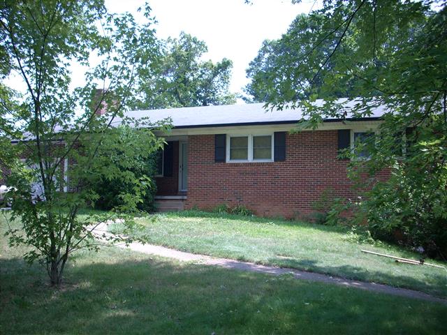 A picture of the property located at 9 COCHRAN DR, ARDEN NC 28704.
