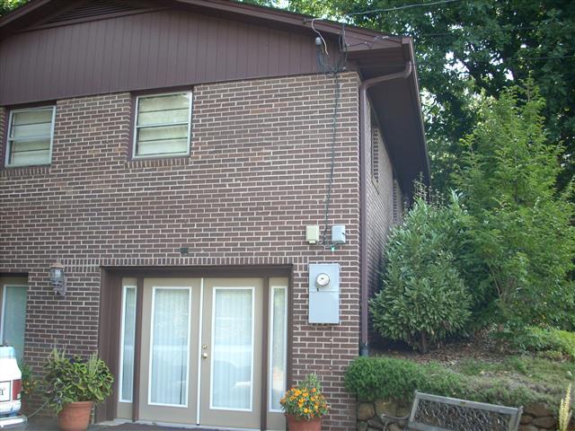 A picture of the property located at 9 FULLAM DR, ARDEN NC 28704.