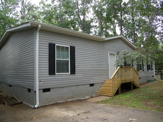 A picture of the property located at 16 HOLLY ACRES LN, ARDEN NC 28704.