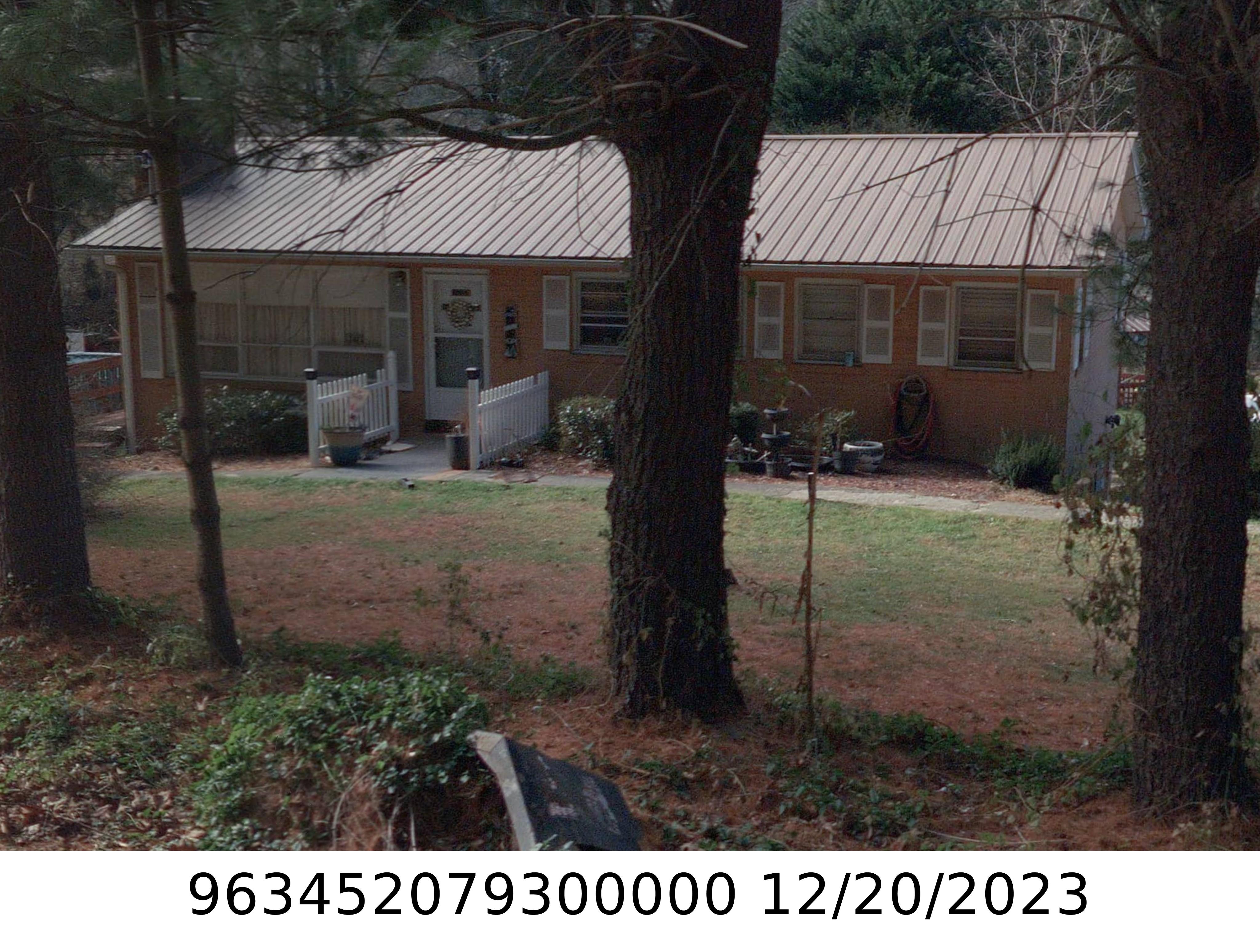 A picture of the property located at 2 LAUREL PARK DR, ARDEN NC 28704.
