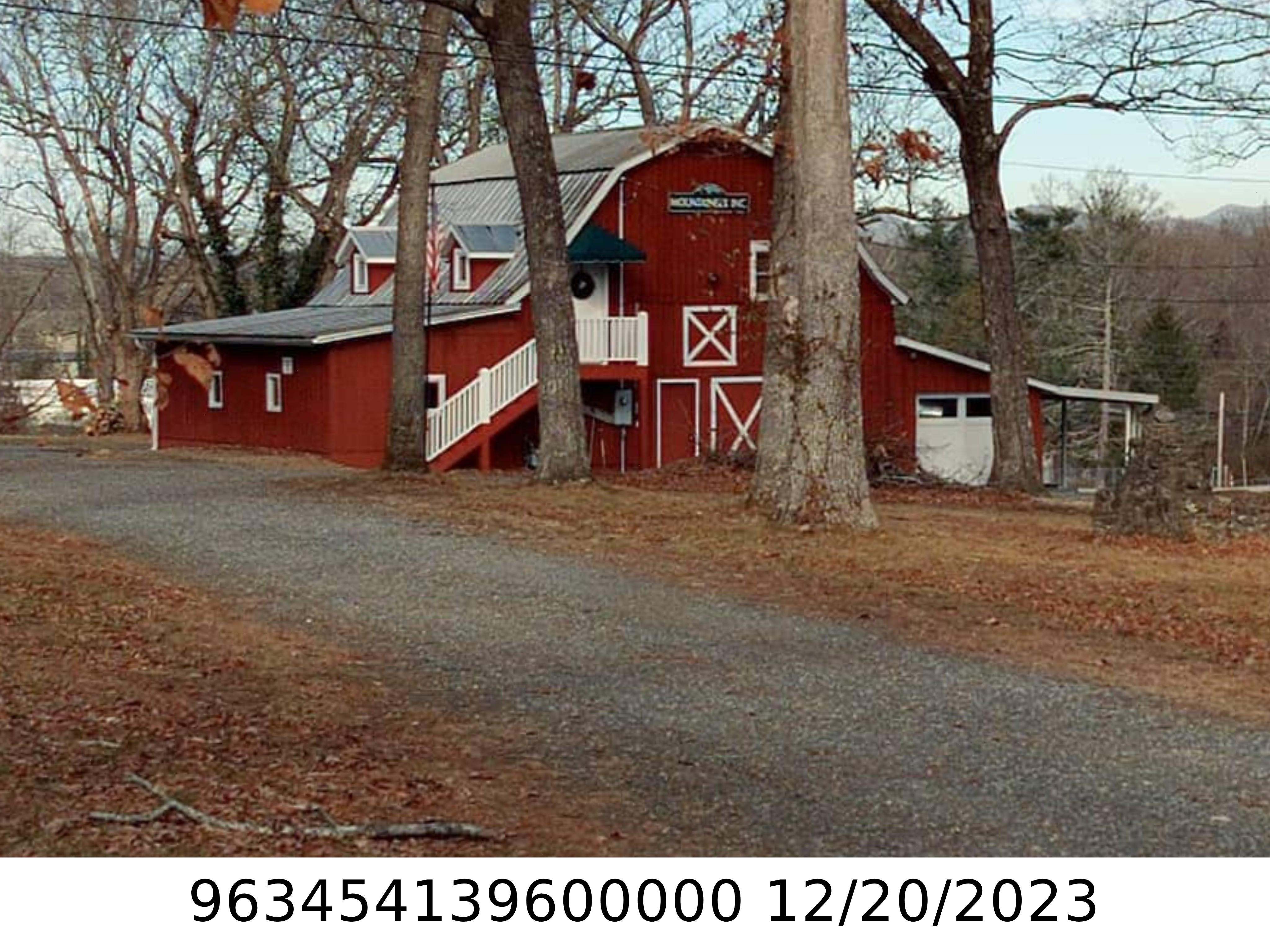 A picture of the property located at 1 CLOVERNOOK DR, ARDEN NC 28704.