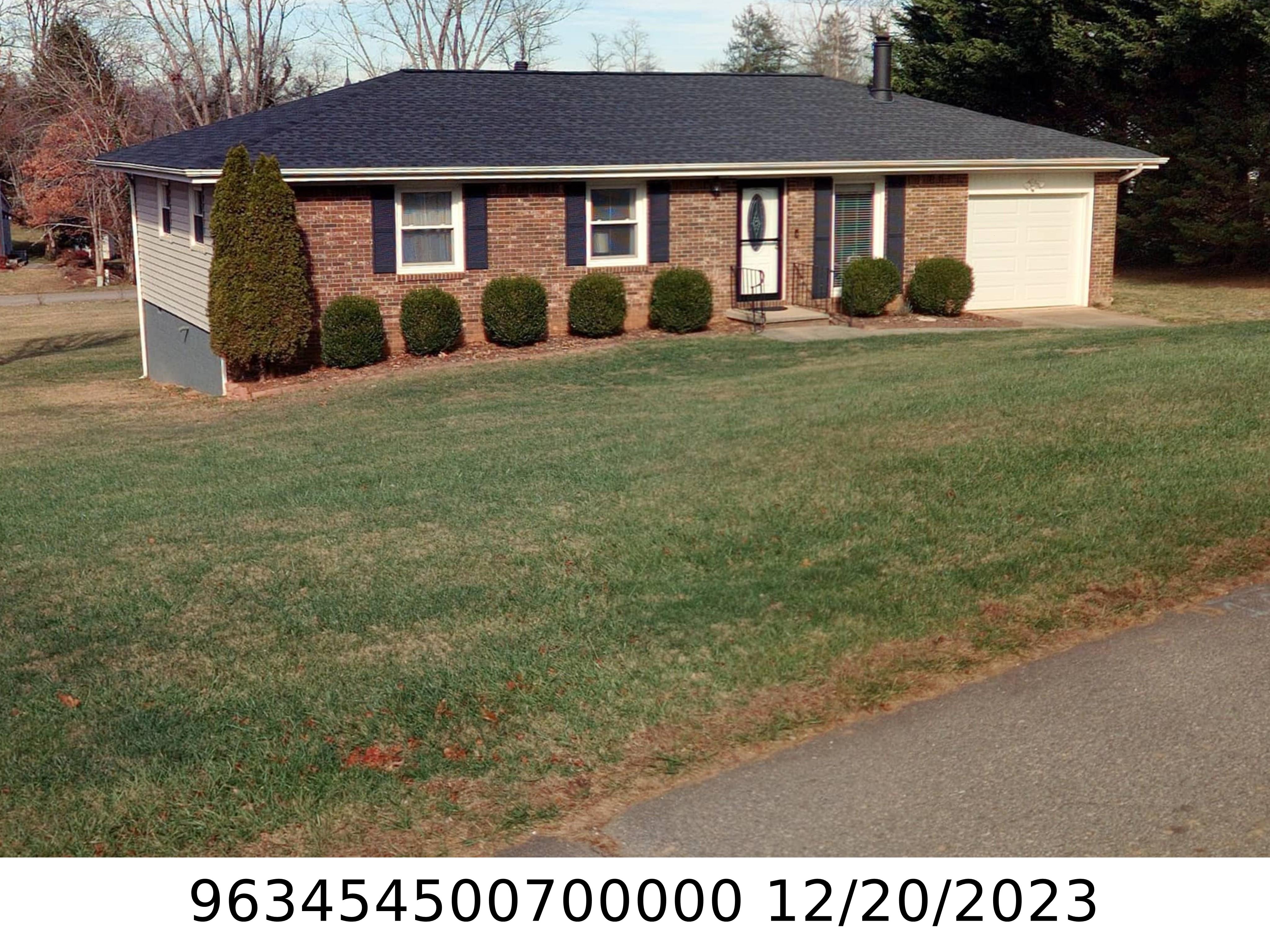 A picture of the property located at 10 SOUTHWICKE DR, ARDEN NC 28704.