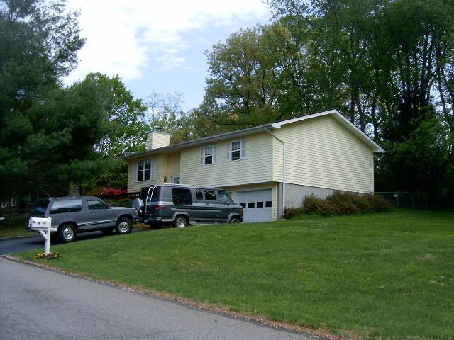 A picture of the property located at 20 CLOVERNOOK DR, ARDEN NC 28704.
