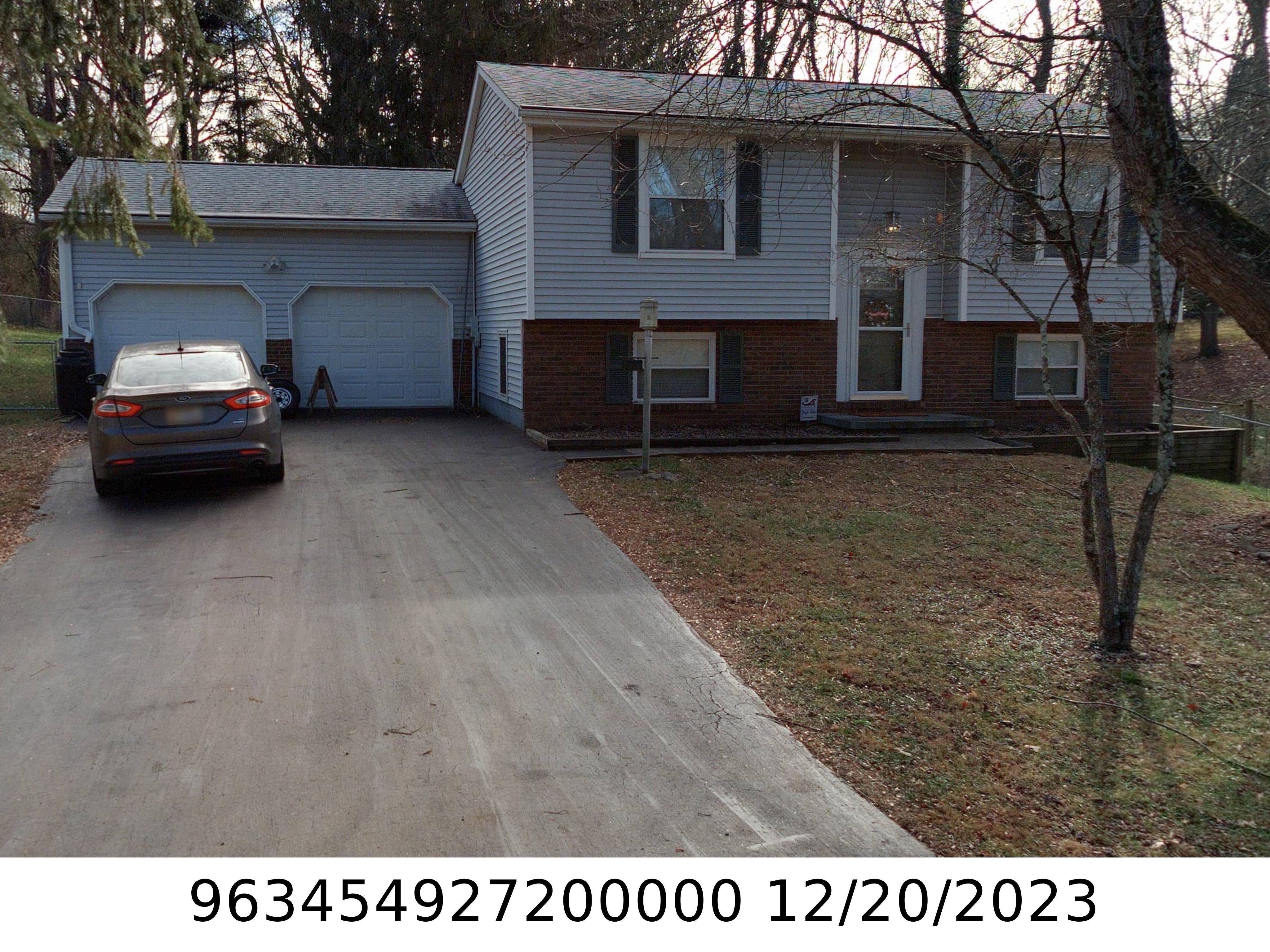 A picture of the property located at 24 CLOVERNOOK DR, ARDEN NC 28704.