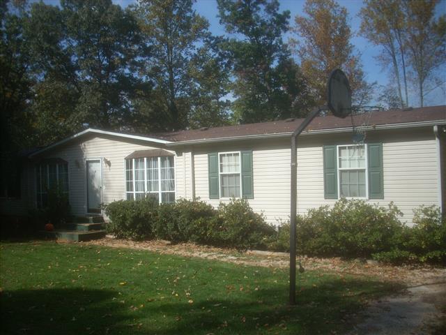 A picture of the property located at 32 HOLLY ACRES LN, ARDEN NC 28704.