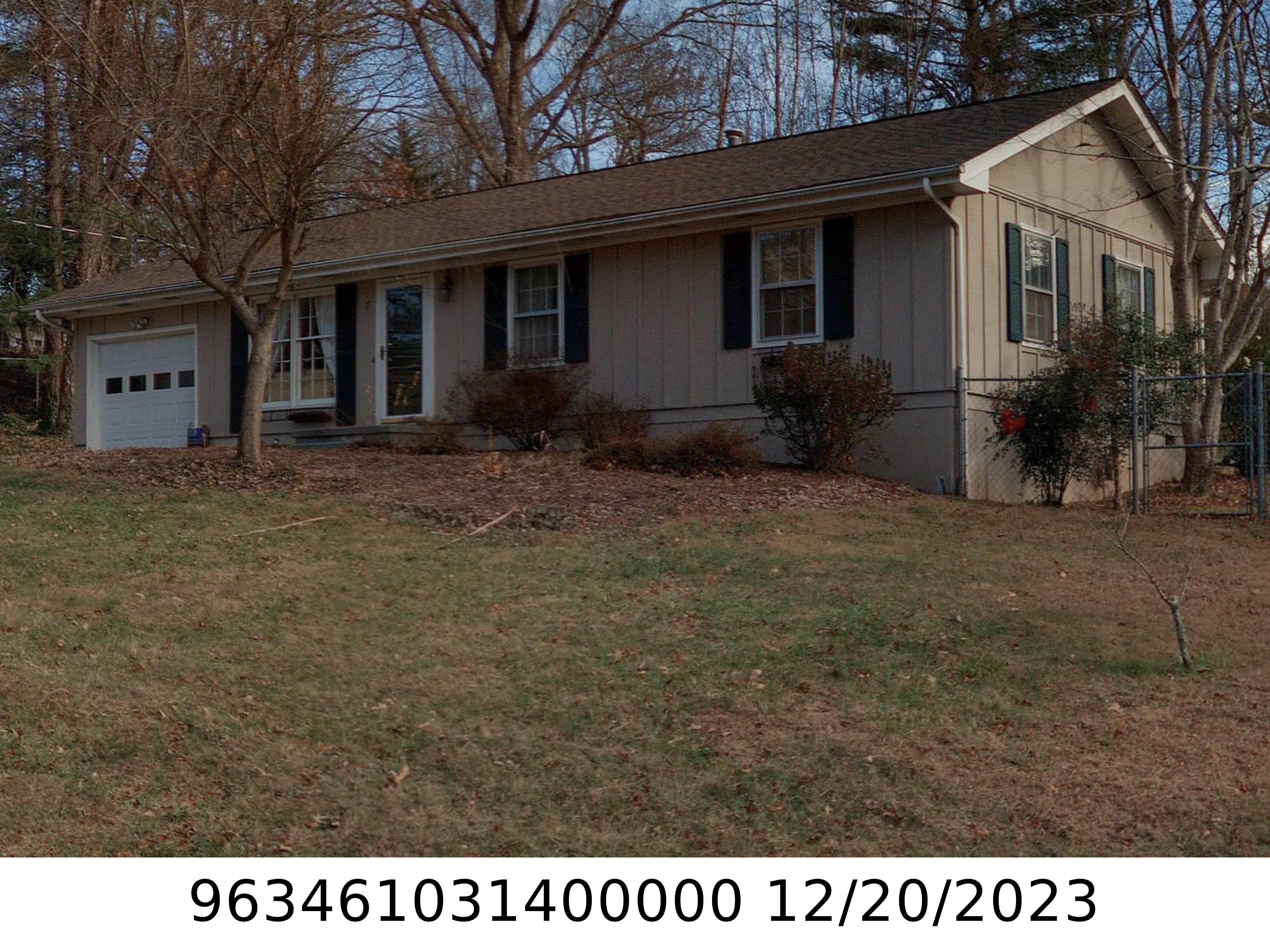 A picture of the property located at 7 GLEN VALLEY DR, ARDEN NC 28704.