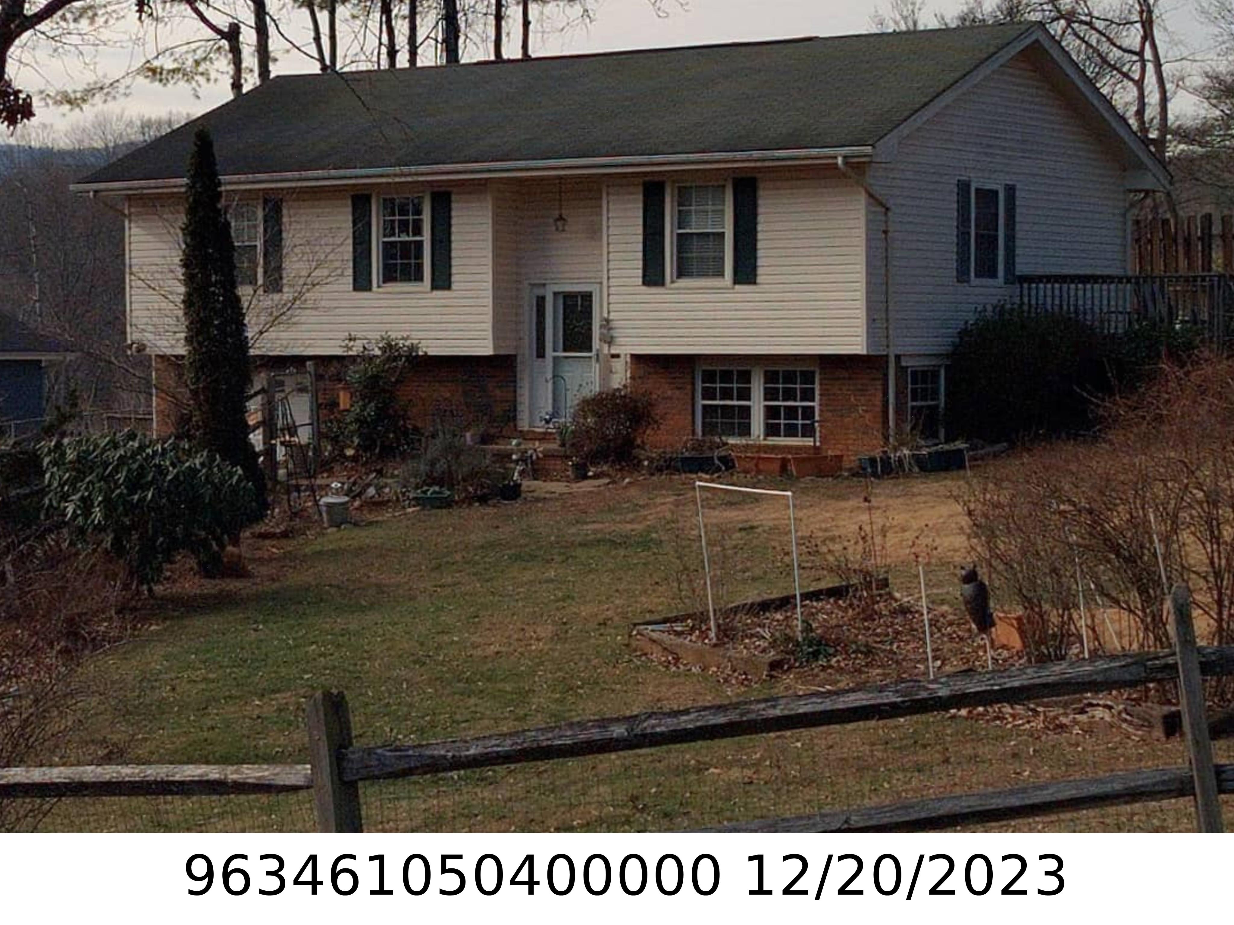 A picture of the property located at 6 GLEN VALLEY DR, ARDEN NC 28704.