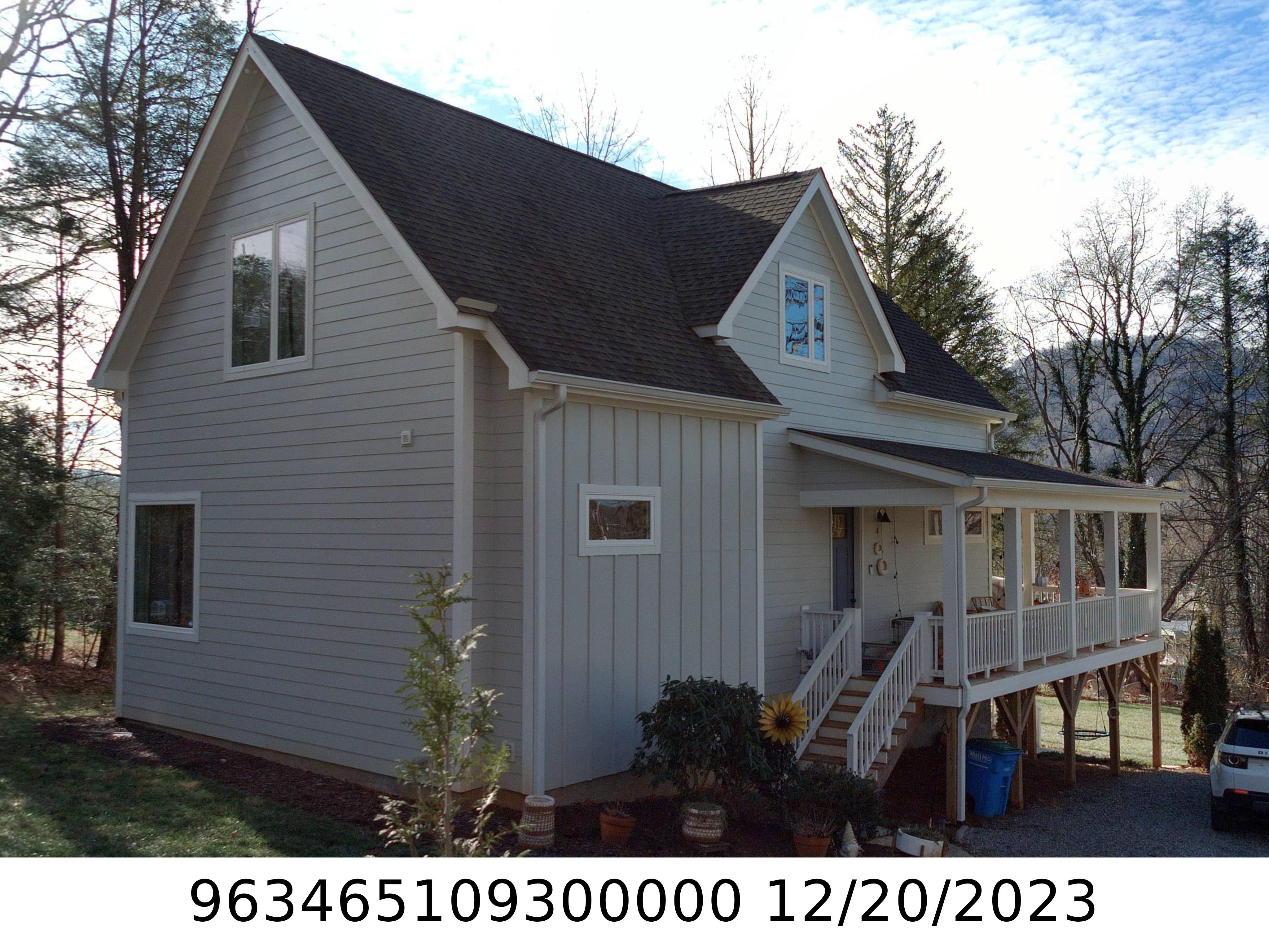 A picture of the property located at 10 HILLSIDE LN, ARDEN NC 28704.