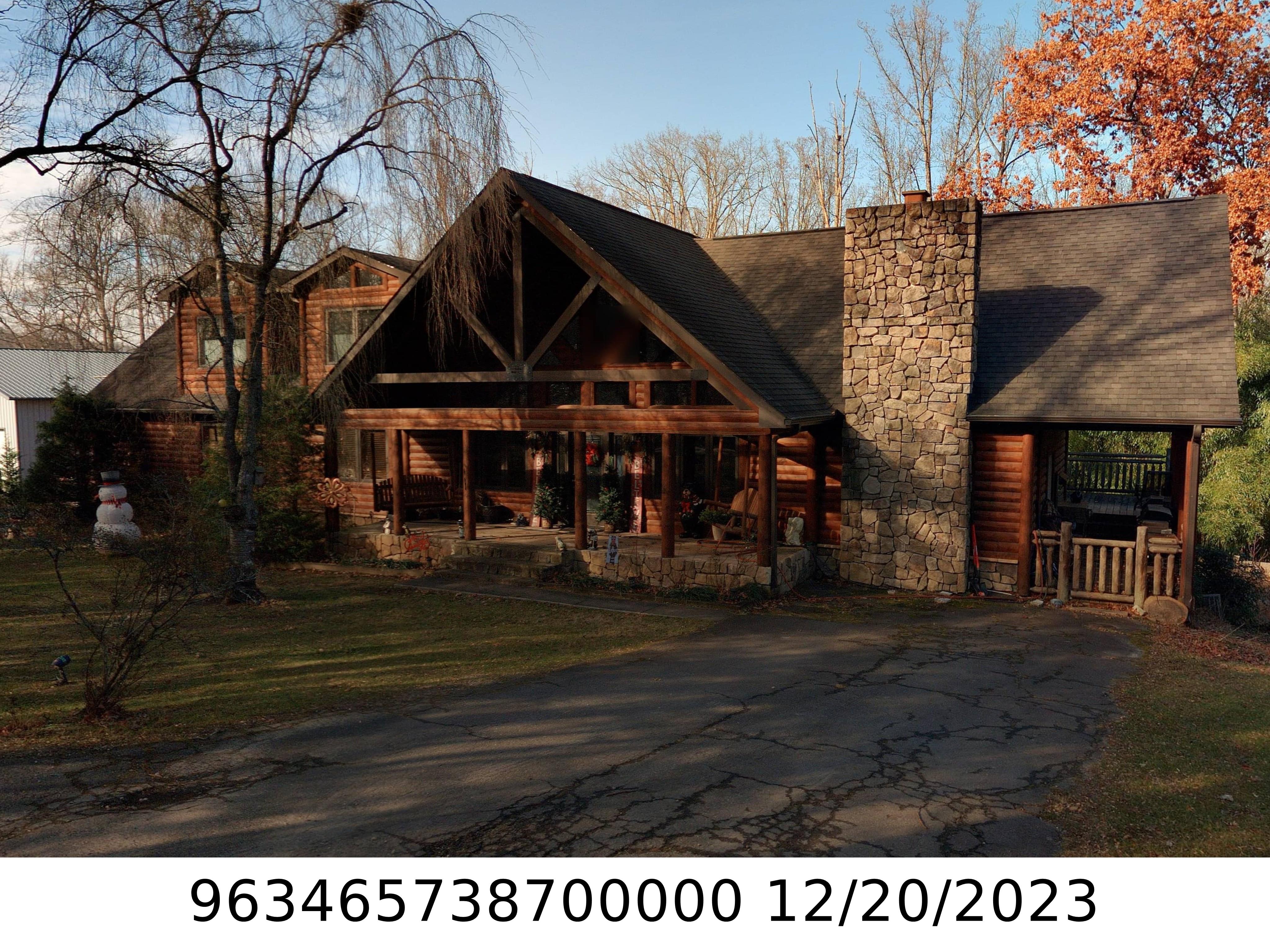 A picture of the property located at 21 CURTIS DR, ARDEN NC 28704.