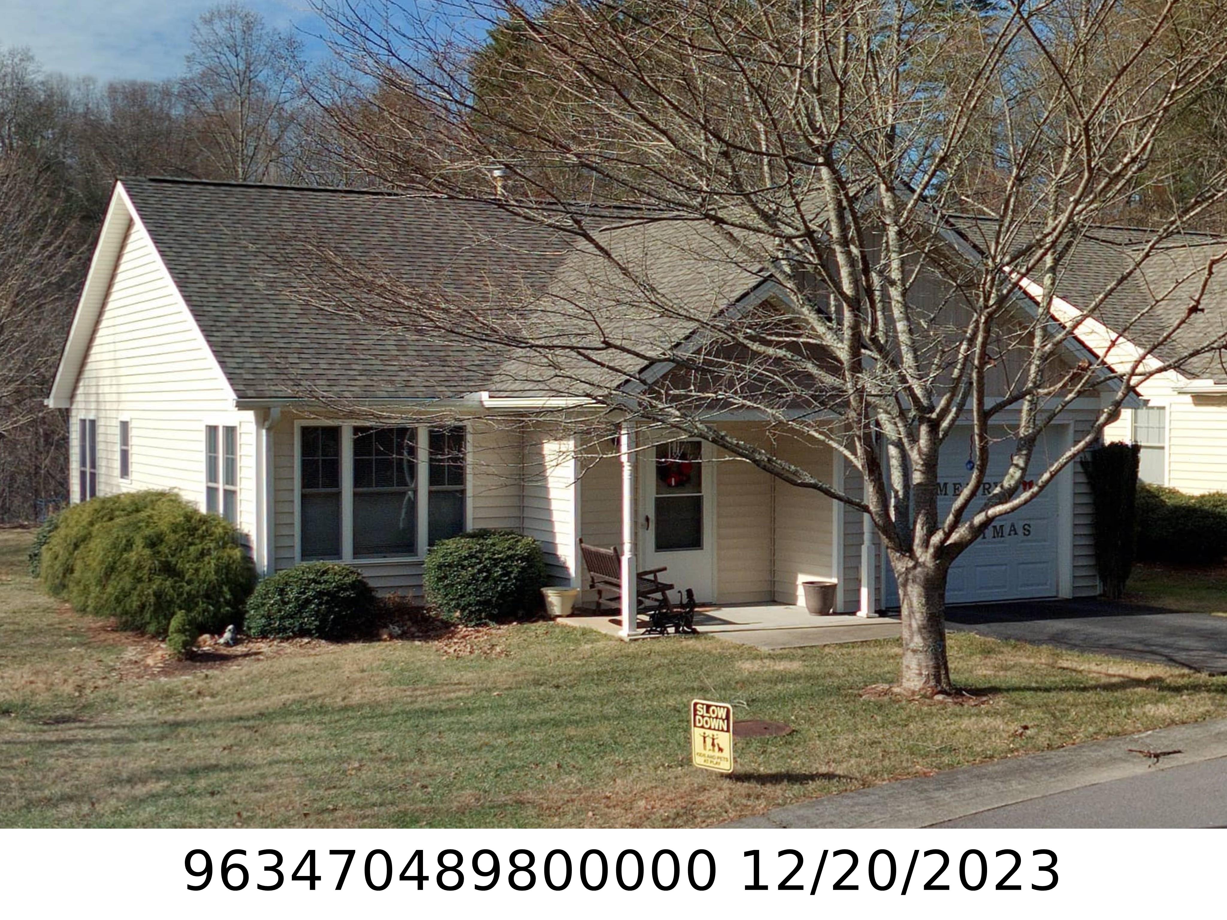 A picture of the property located at 6 LOCOLE DR, ARDEN NC 28704.