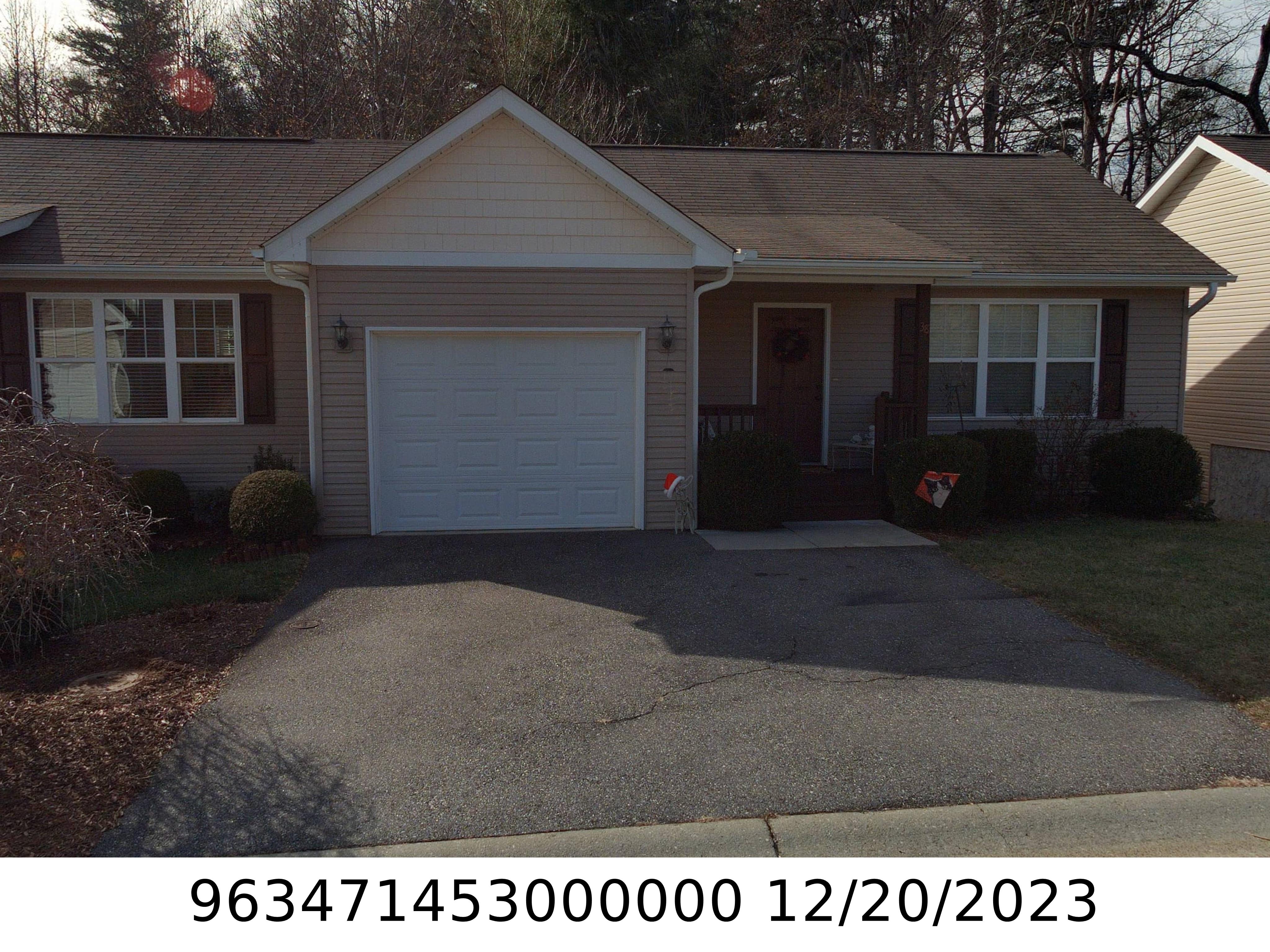 A picture of the property located at 38 LOCOLE DR, ARDEN NC 28704.