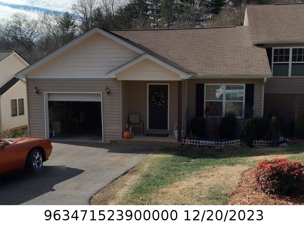 A picture of the property located at 28 LOCOLE DR, ARDEN NC 28704.