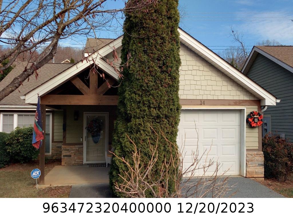 A picture of the property located at 14 KAYLOR DR, ARDEN NC 28704.