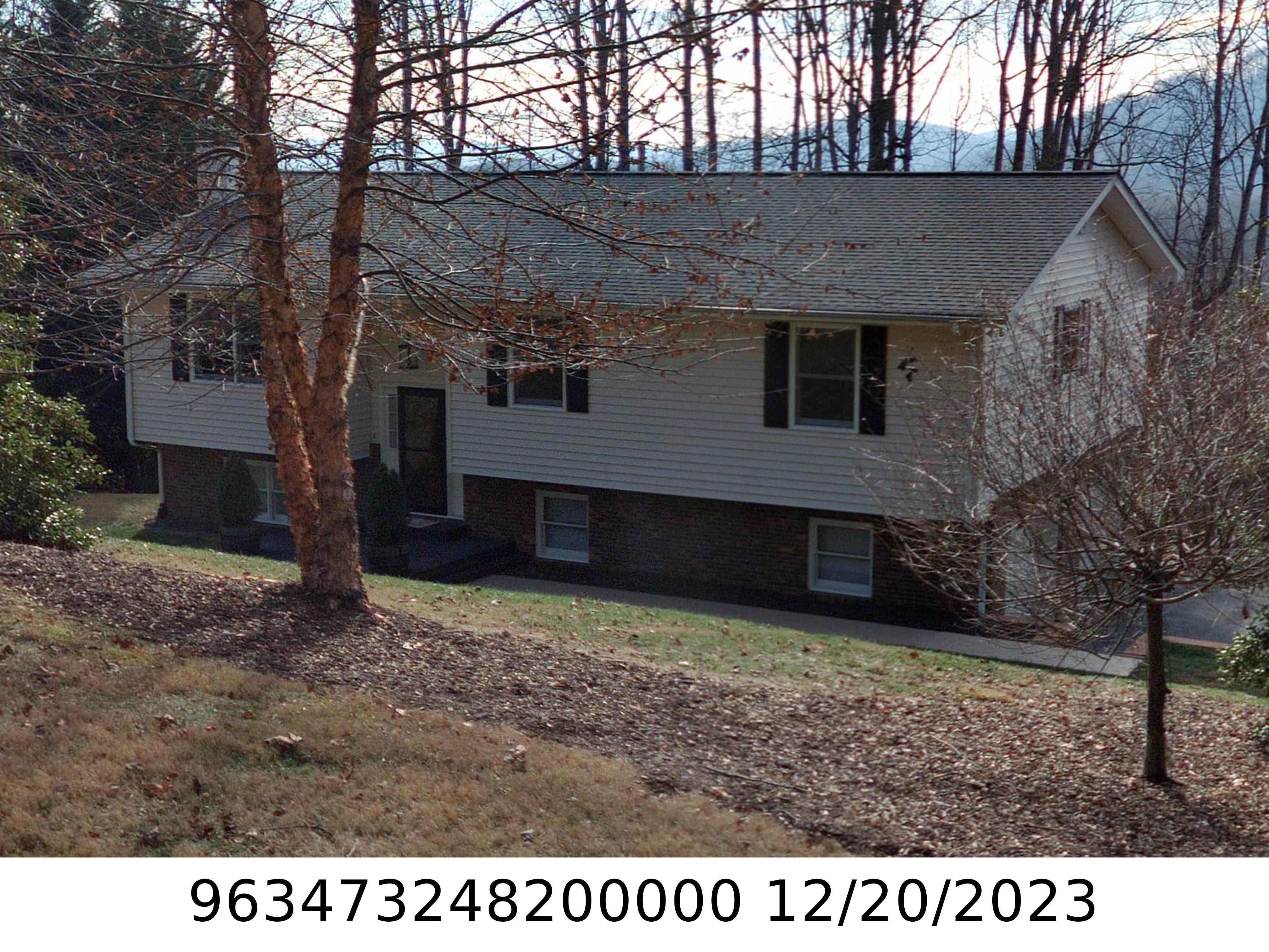 A picture of the property located at 7 WILDWOOD DR, ARDEN NC 28704.