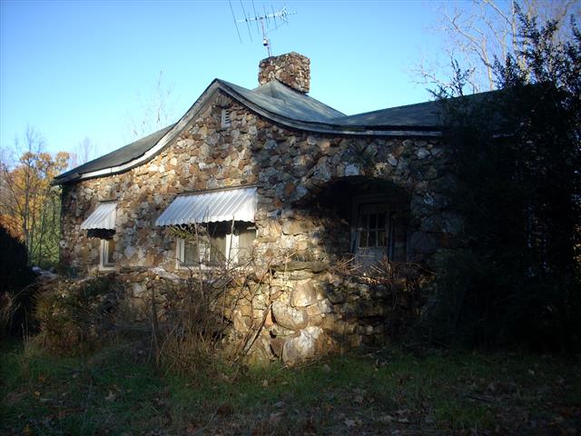 A picture of the property located at 35 CURTIS DR, ARDEN NC 28704.
