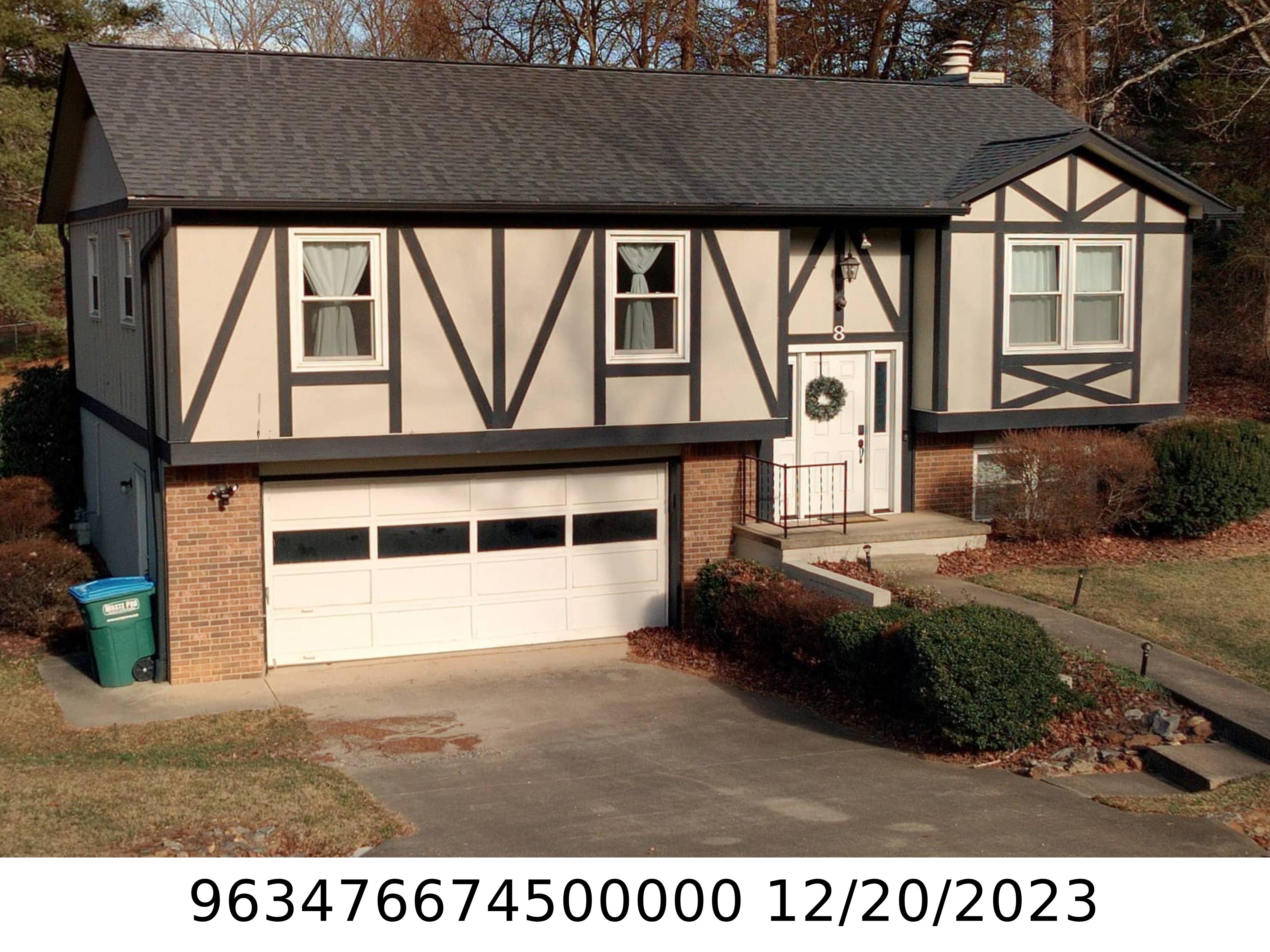 A picture of the property located at 8 SPRING VALLEY DR, ARDEN NC 28704.