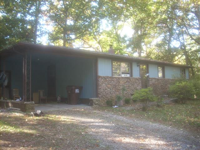 A picture of the property located at 7 ROCKWOOD LN, ARDEN NC 28704.