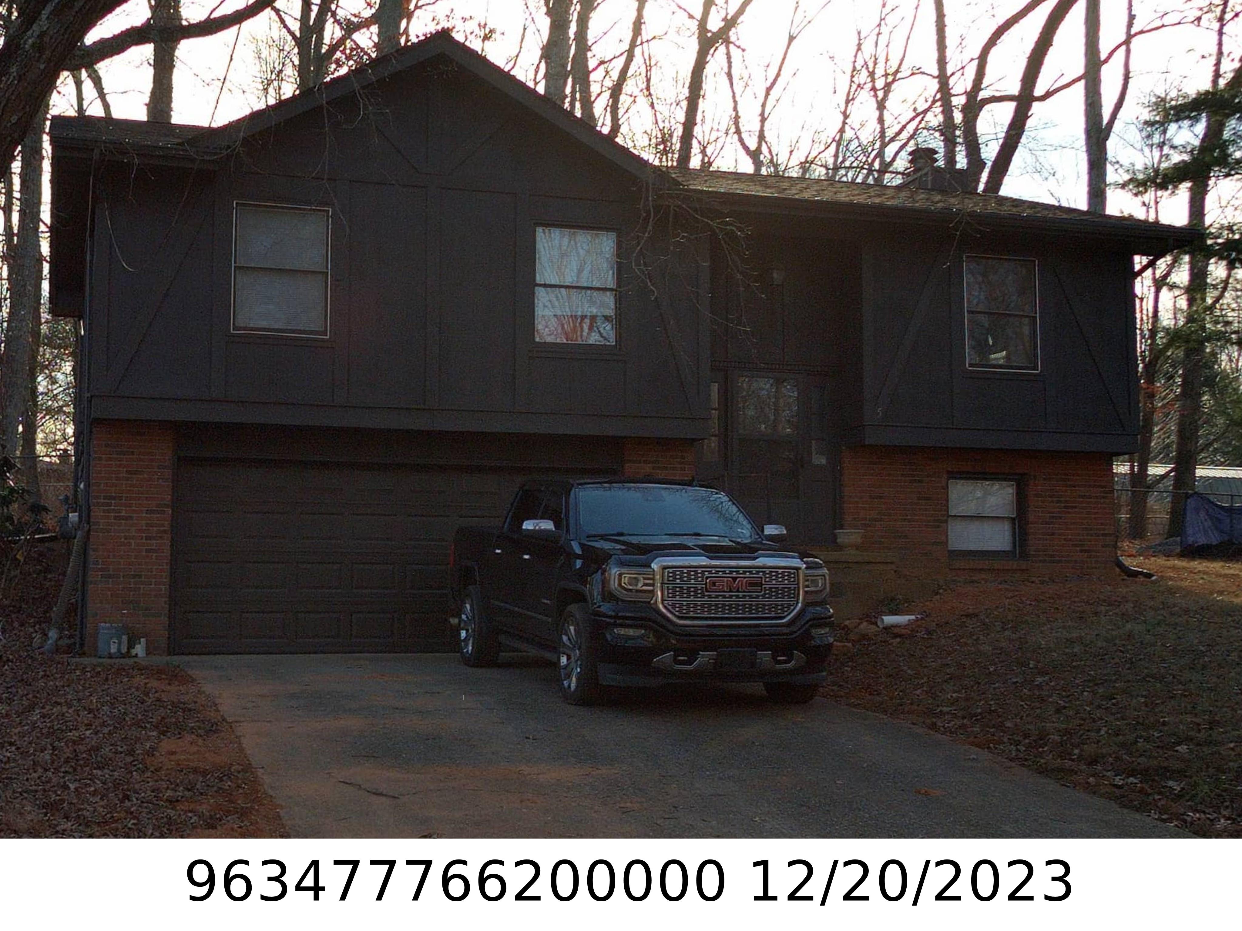 A picture of the property located at 5 ROCKWOOD LN, ARDEN NC 28704.