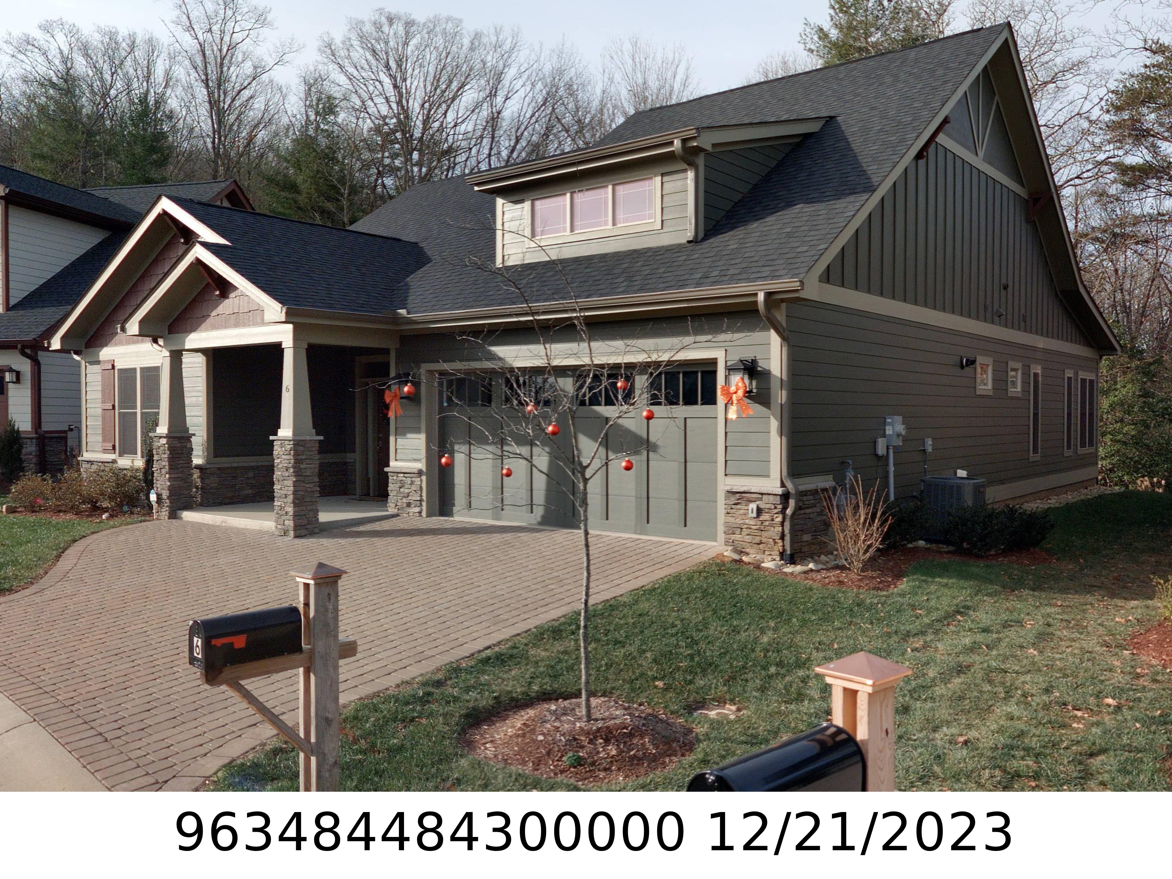 A picture of the property located at 6 LIFESTYLE CT, ARDEN NC 28704.