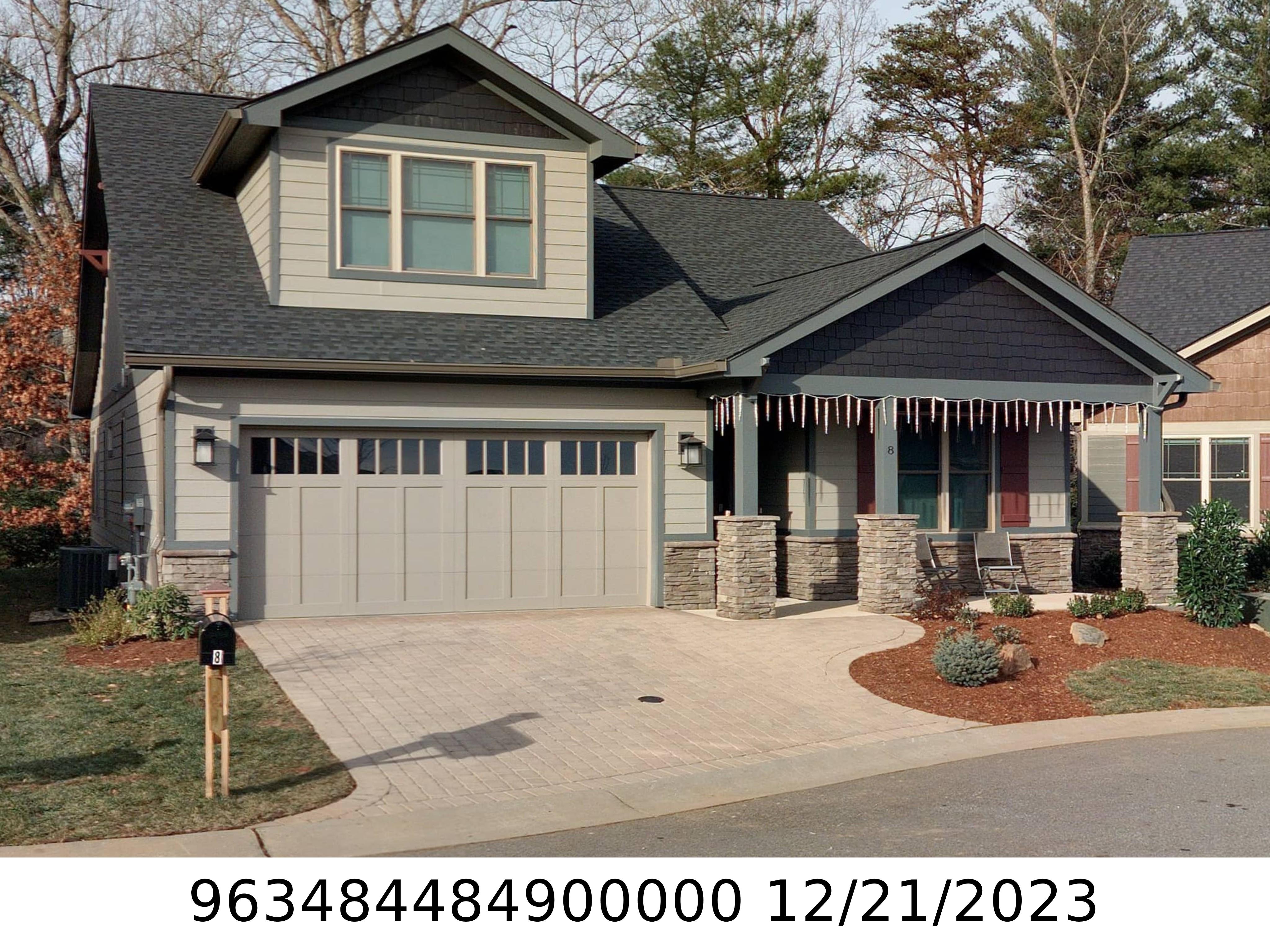 A picture of the property located at 8 LIFESTYLE CT, ARDEN NC 28704.
