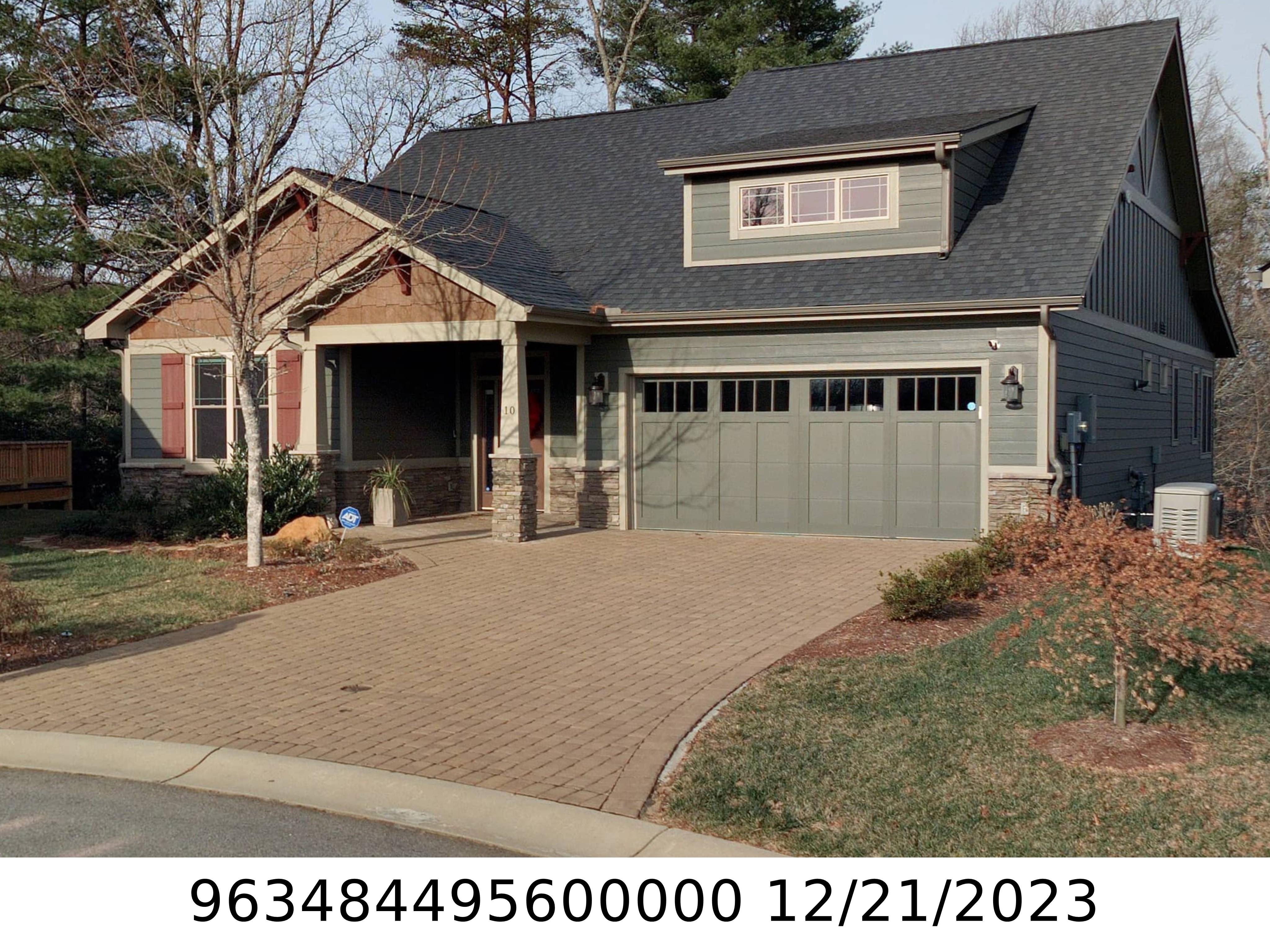 A picture of the property located at 10 LIFESTYLE CT, ARDEN NC 28704.