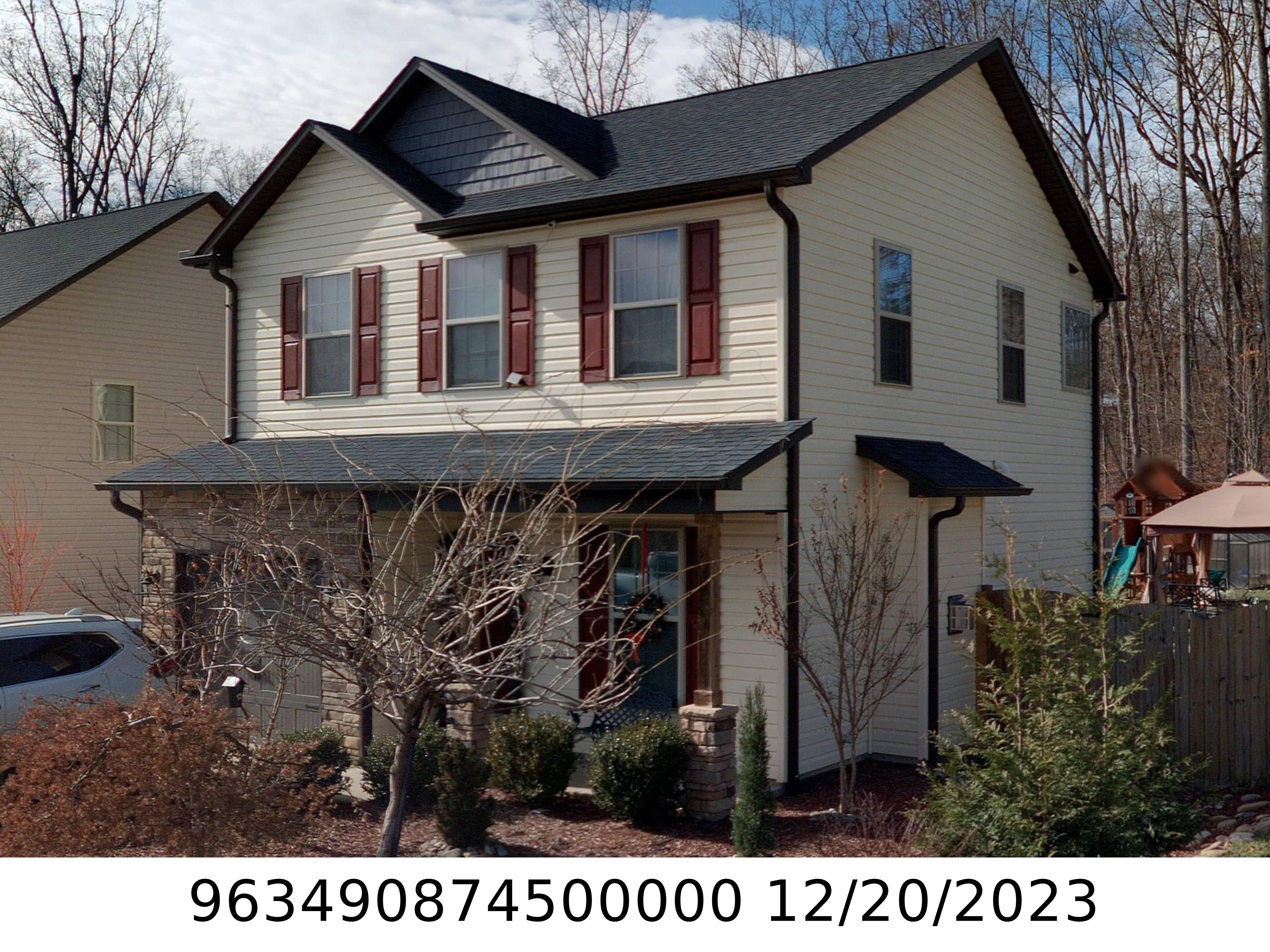 A picture of the property located at 15 MALLARD RUN DR, ARDEN NC 28704.
