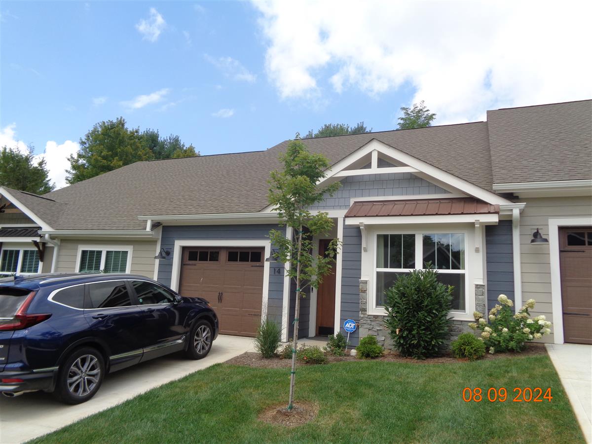 A picture of the property located at 14 HEARTLEAF CIR, ARDEN NC 28704.