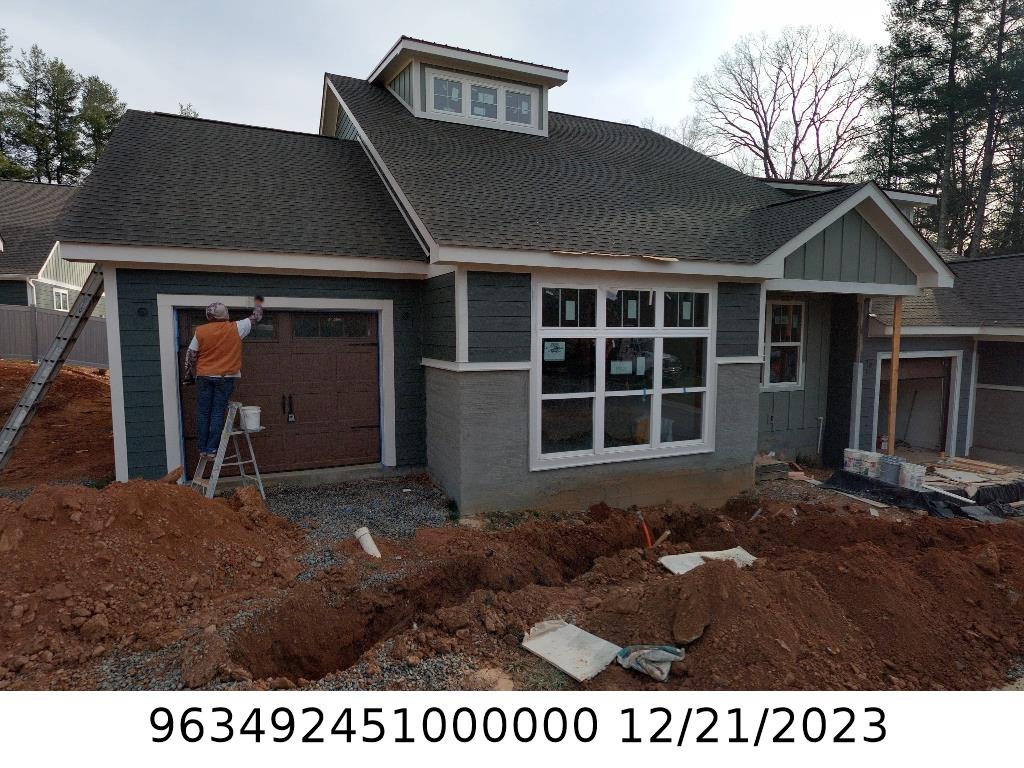 A picture of the property located at 5 HEARTLEAF CIR, ARDEN NC 28704.