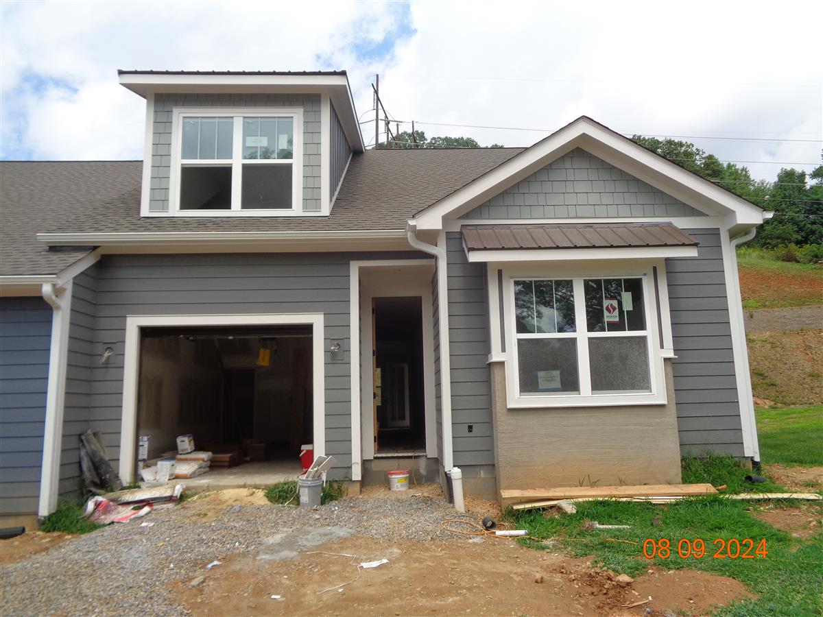A picture of the property located at 30 HEARTLEAF CIR, ARDEN NC 28704.