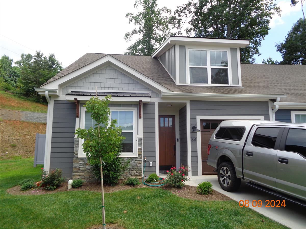 A picture of the property located at 34 HEARTLEAF CIR, ARDEN NC 28704.