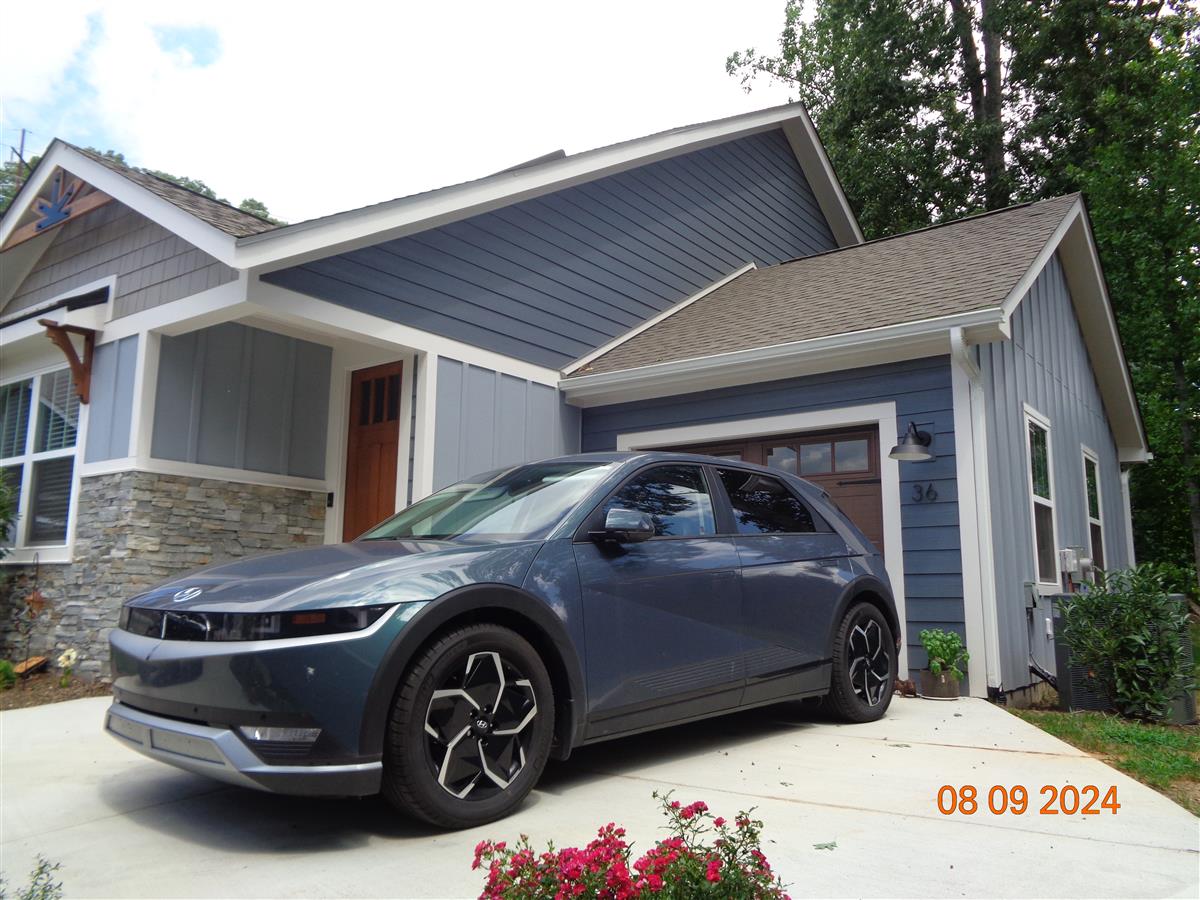 A picture of the property located at 36 HEARTLEAF CIR, ARDEN NC 28704.